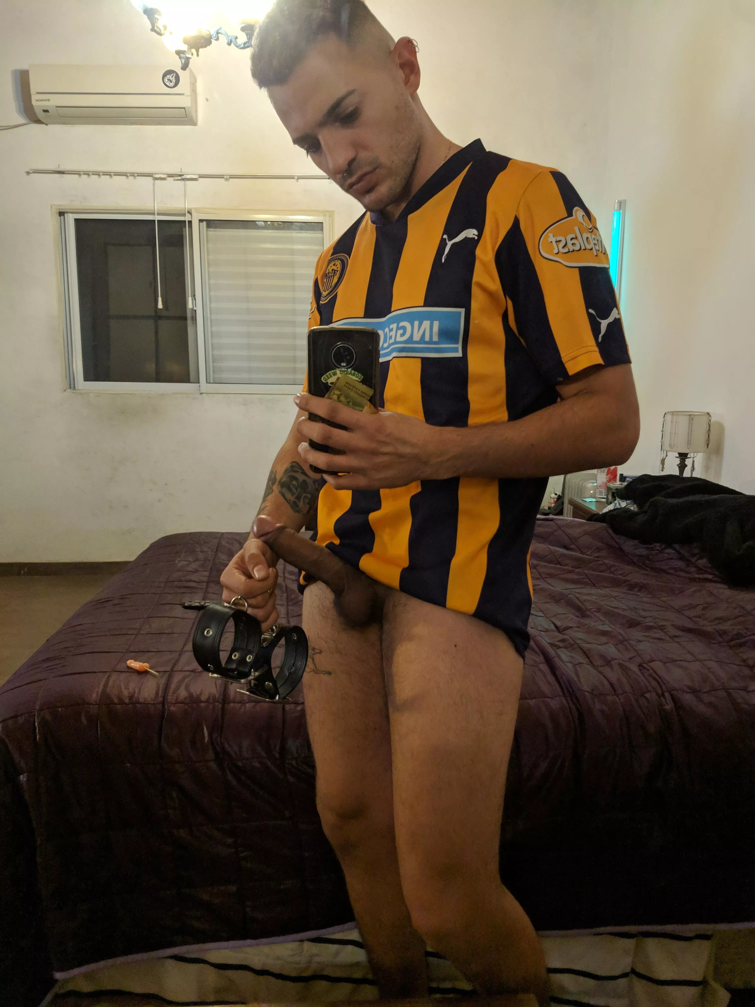 can u compare ur tiny cock? mine is juicer ðŸ¥µðŸ˜