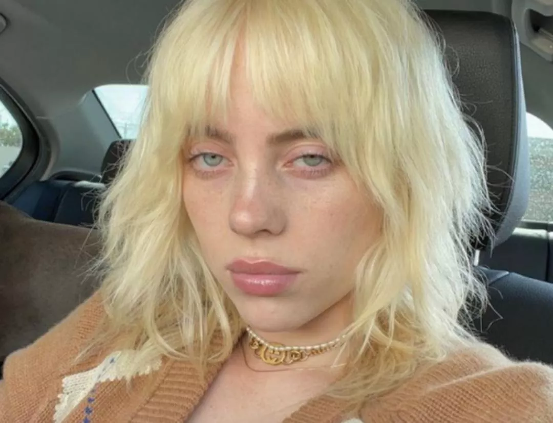 Can't help get hard for Billie Eilish's dead eyed stare