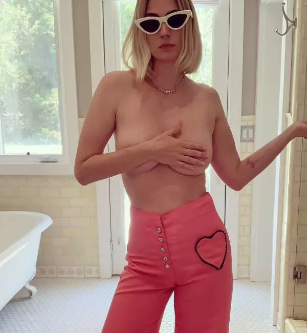 Celebrity handbra