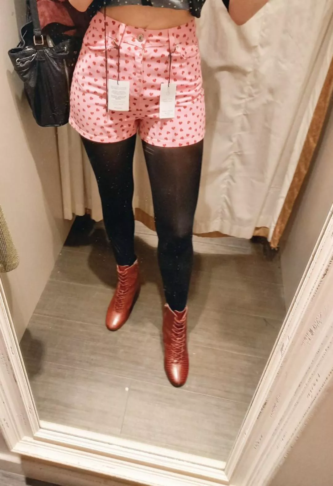 Changing room tights 💗