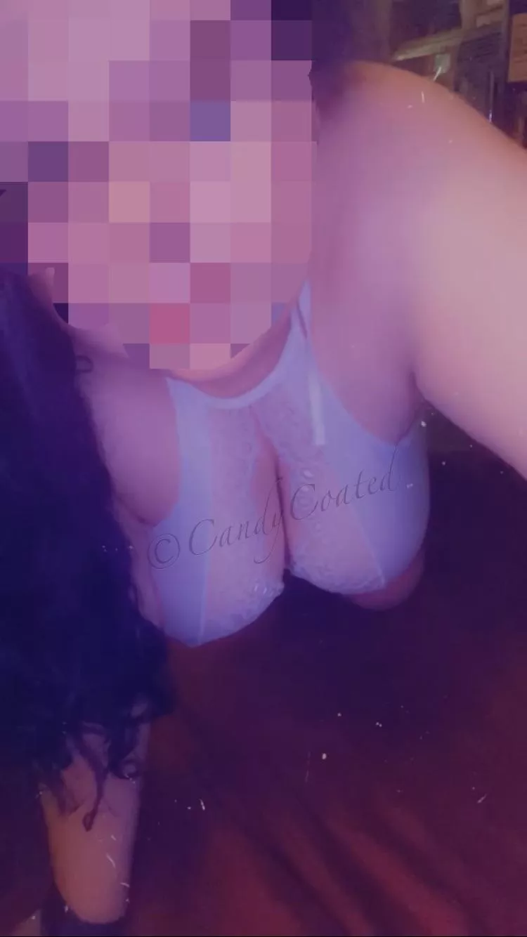 🍭 Chat is back up! Come celebrate in my inbox 😏 [selling] panties 🍭 socks 🍭 GFE 🍭 sexting 🍭 vials 🍭 gummies pops and airheads 🍭 dick rates 🍭 erotica 🍭 erotic asmr 🍭 gentle domme