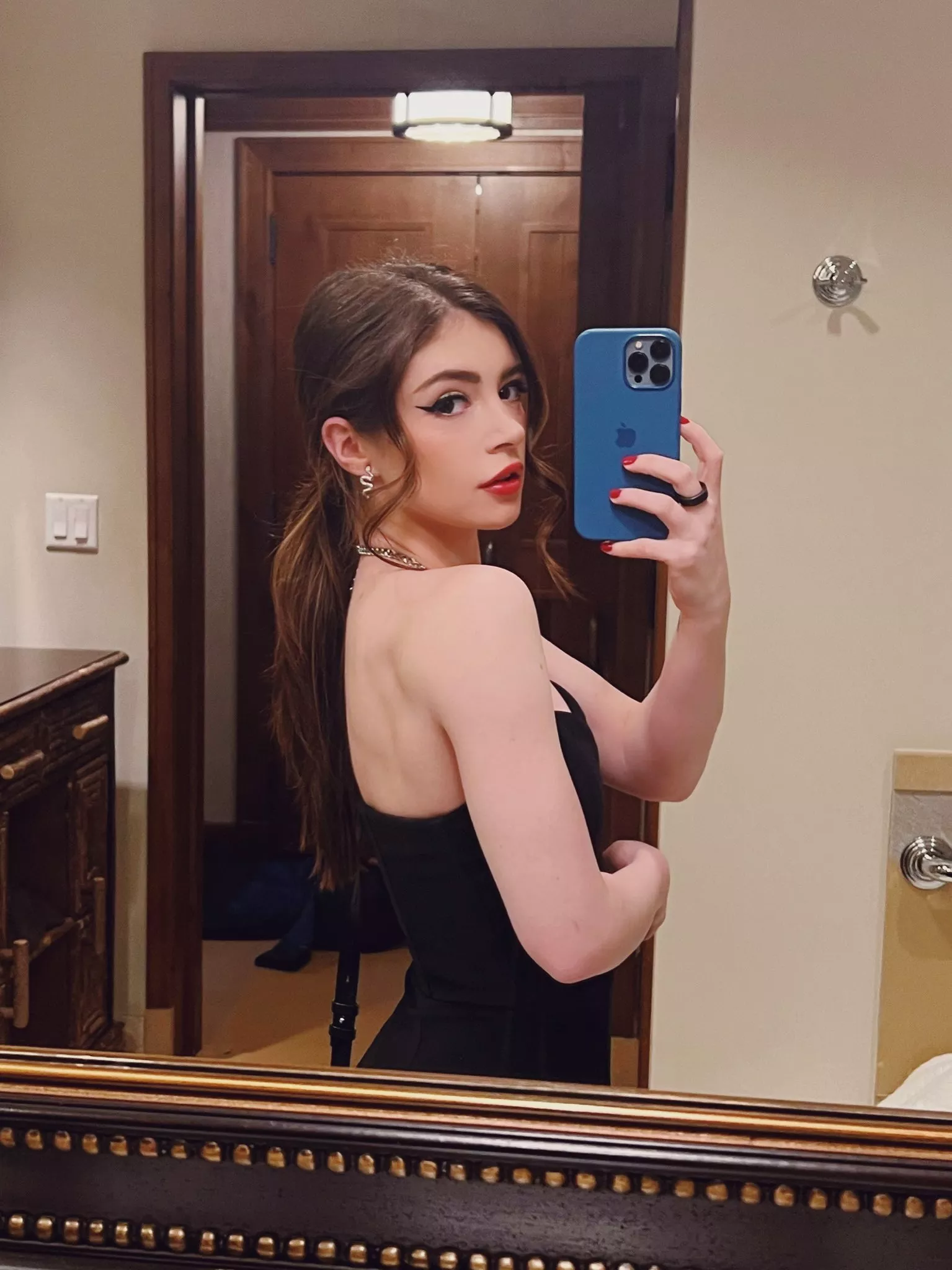 Chrissy Costanza would be an amazing facefuck