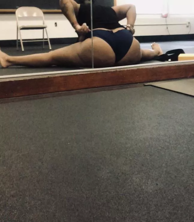 Class is in session 💋🍑💦 https://onlyfans.com/anjanayma