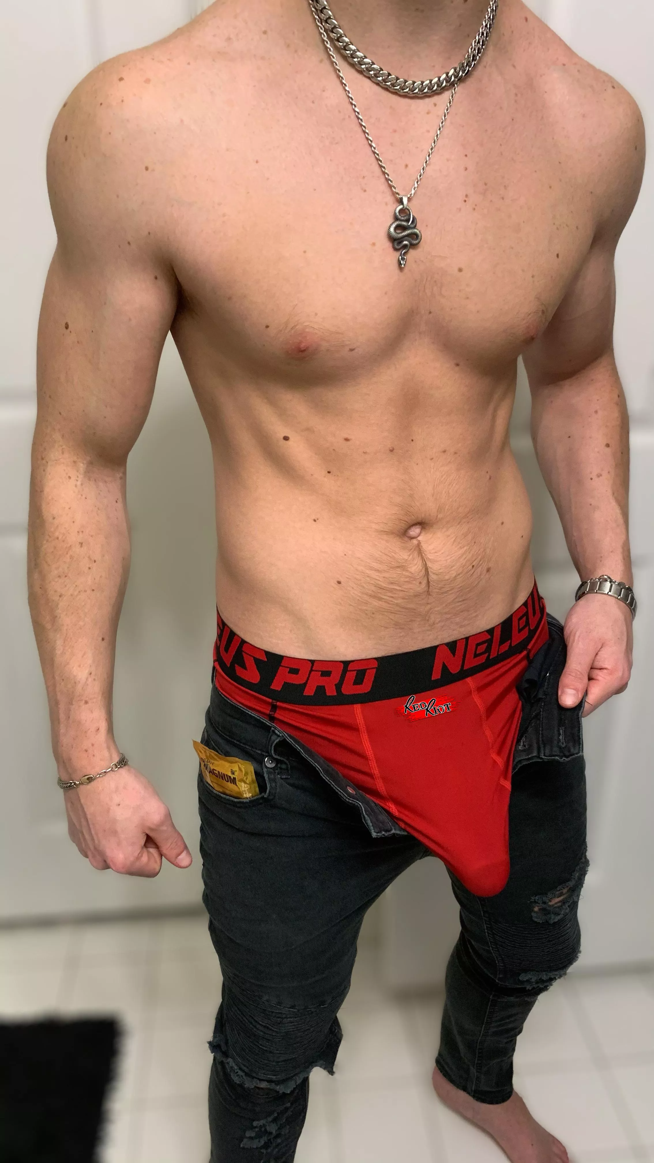 Come feel how soft these compression shorts are.