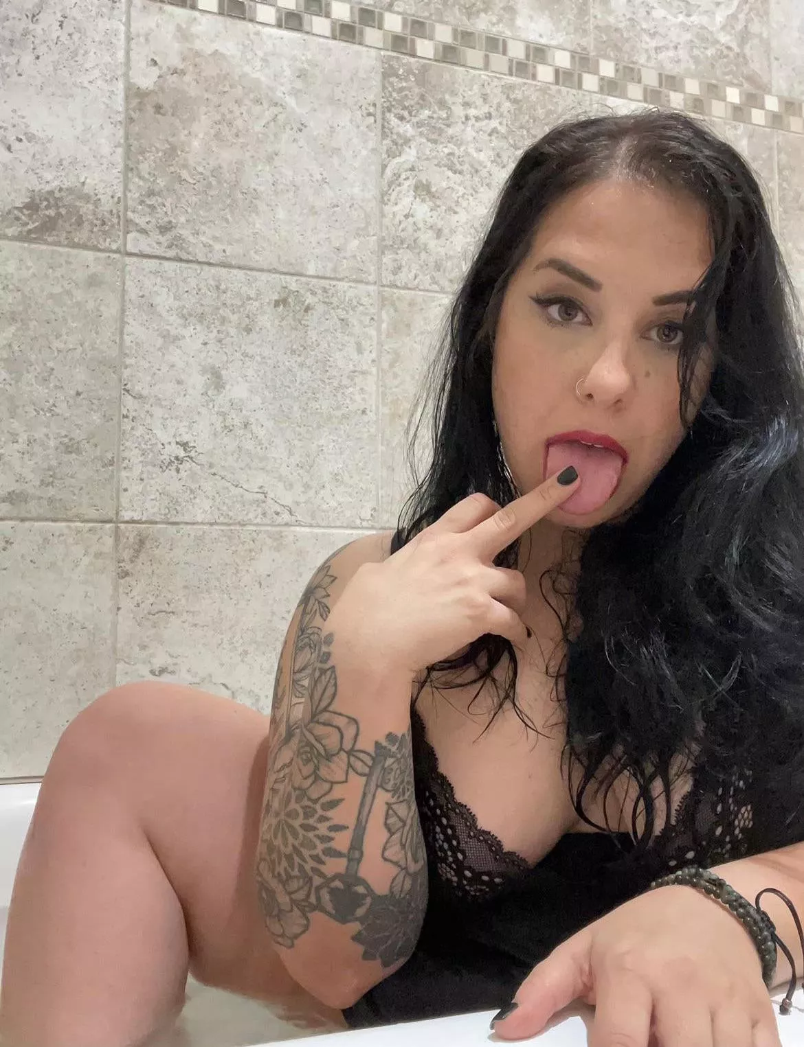 Come hang out with me.. a naughty lil goth slut. Instant access to 300 posts (with over 3.6K likes ðŸ˜ˆ) No PPV and only $4.99/mo. Also open for sexting and customs. DM me ðŸ’‹