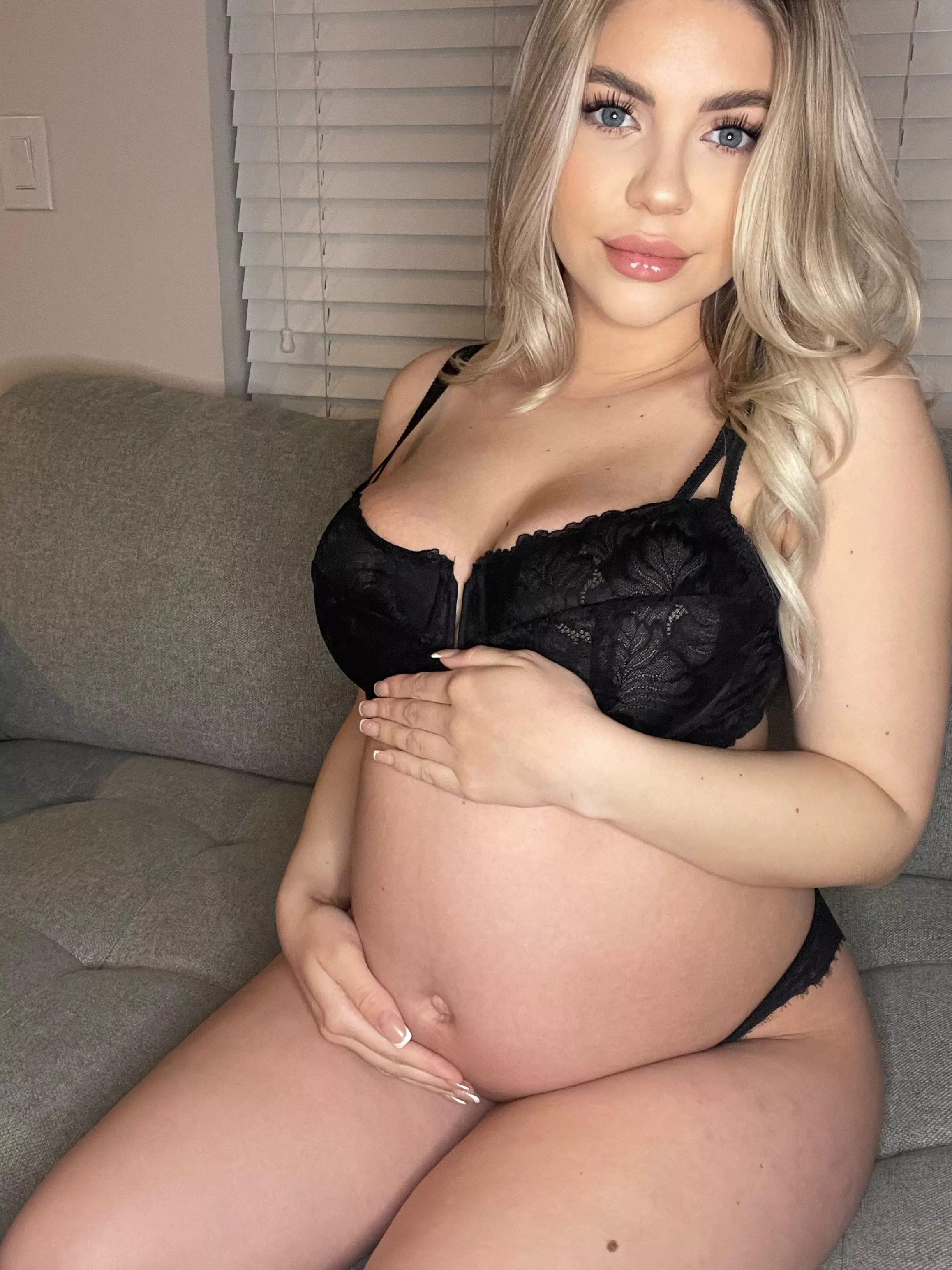 Come see more 🤰🏼