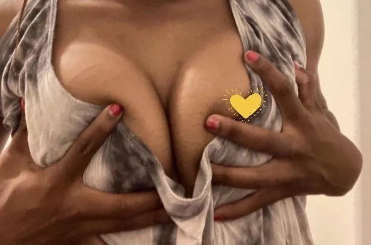 Come squeeze my tits