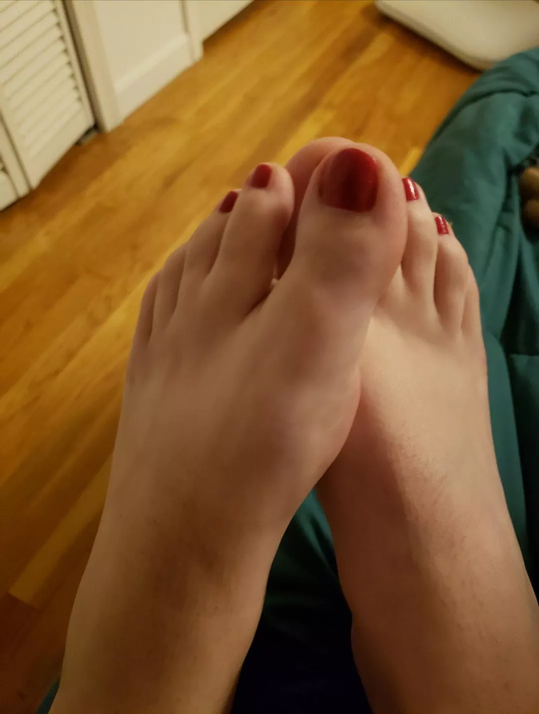 Come suck on my toes