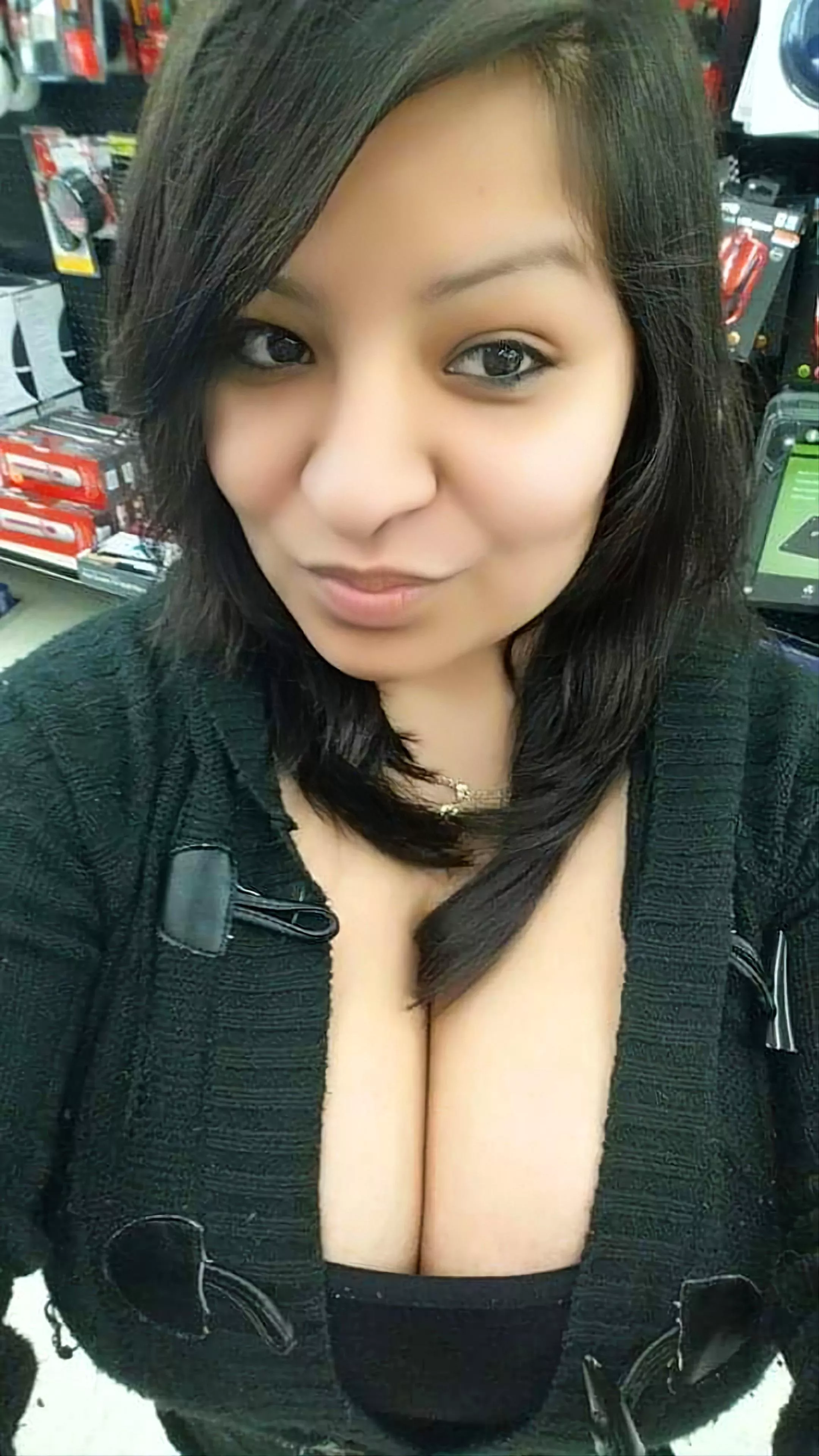 Could anyone cock trib her? Would be happy to send more after. D.M