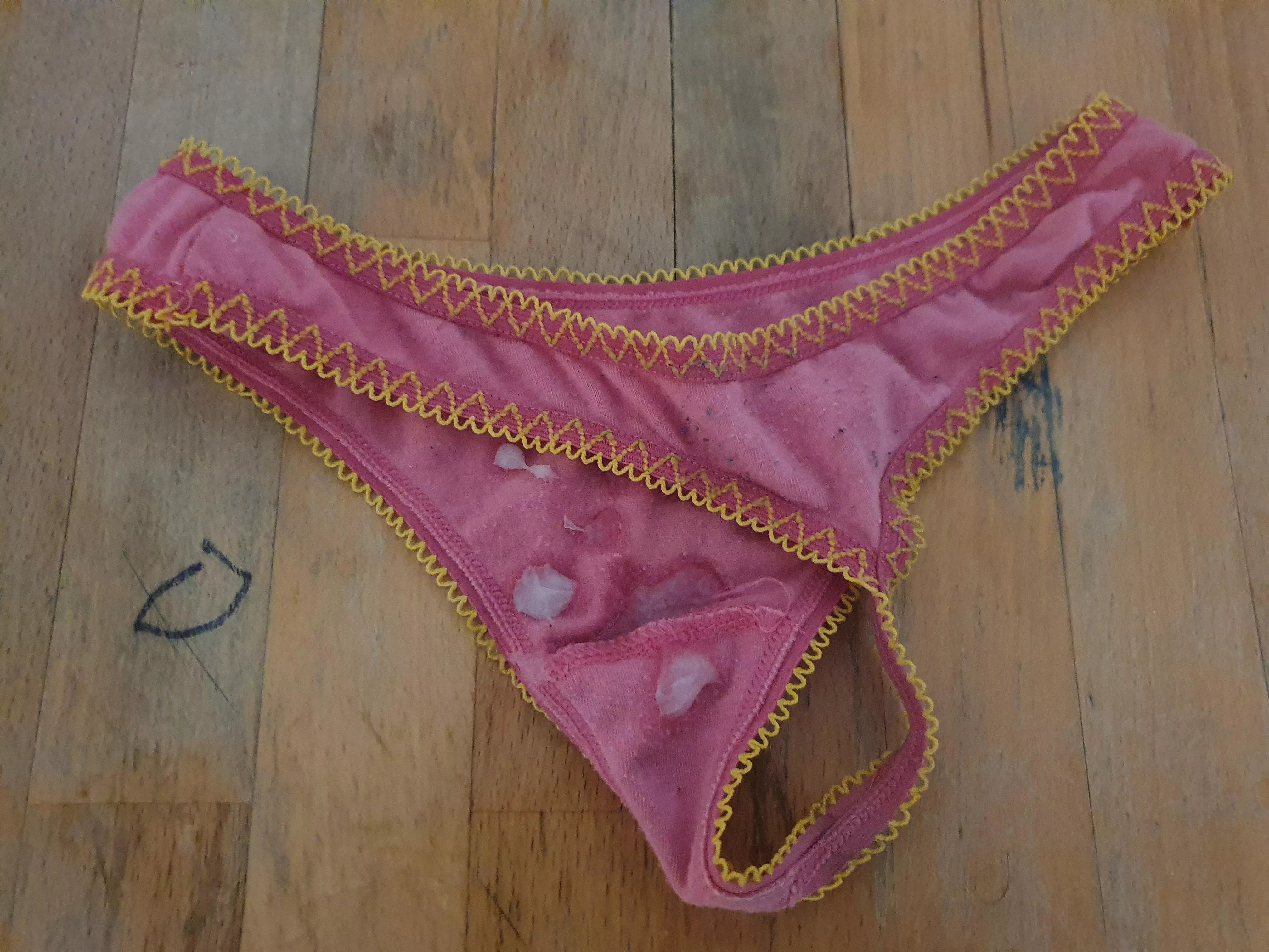 Cousins Teen Daughter Thong. Size XXS. Stole this Thong from her Drawer. Look, how I cum on them. Link in Comments