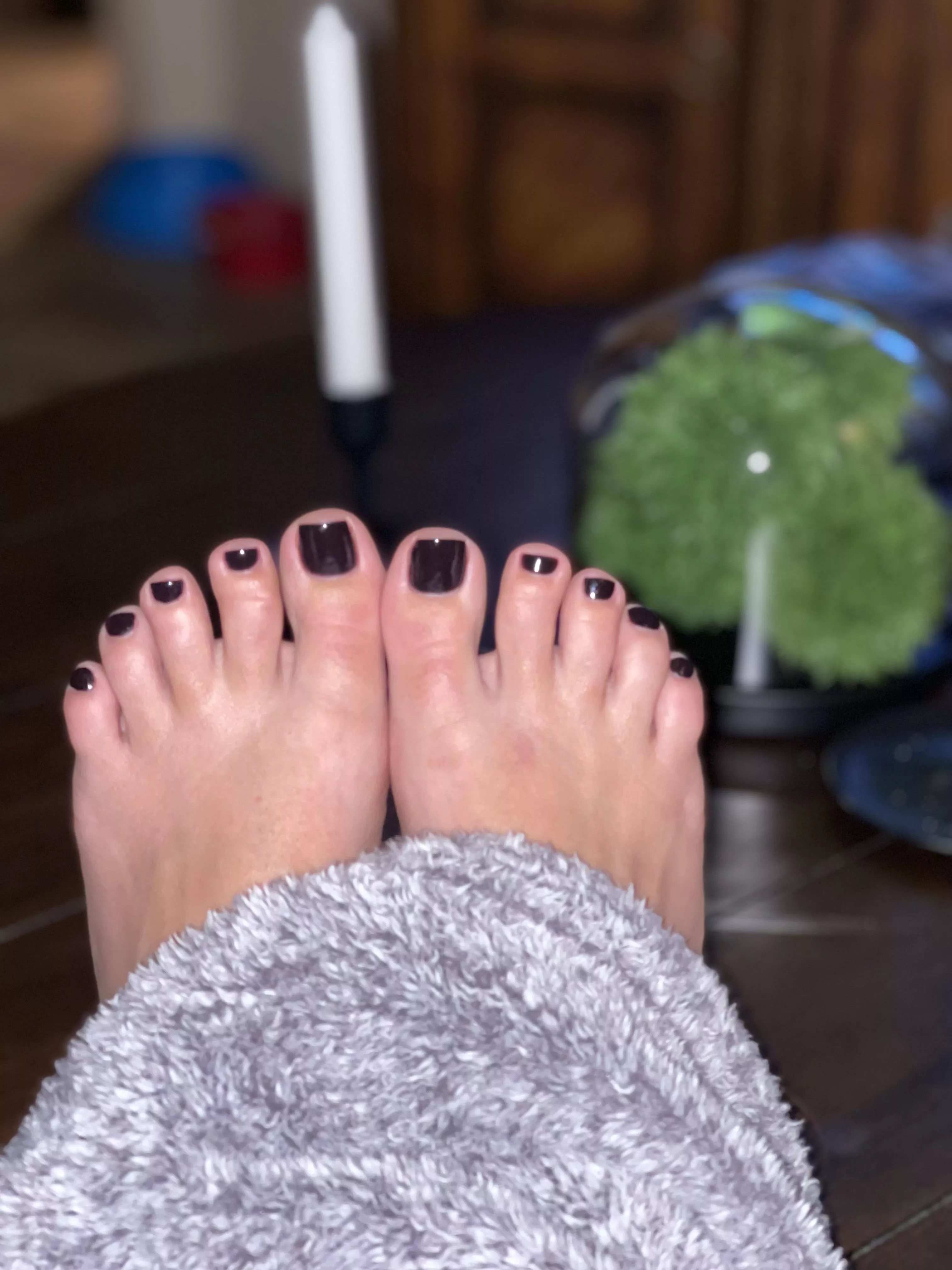 Cozy little toes…would you snuggle up to them?