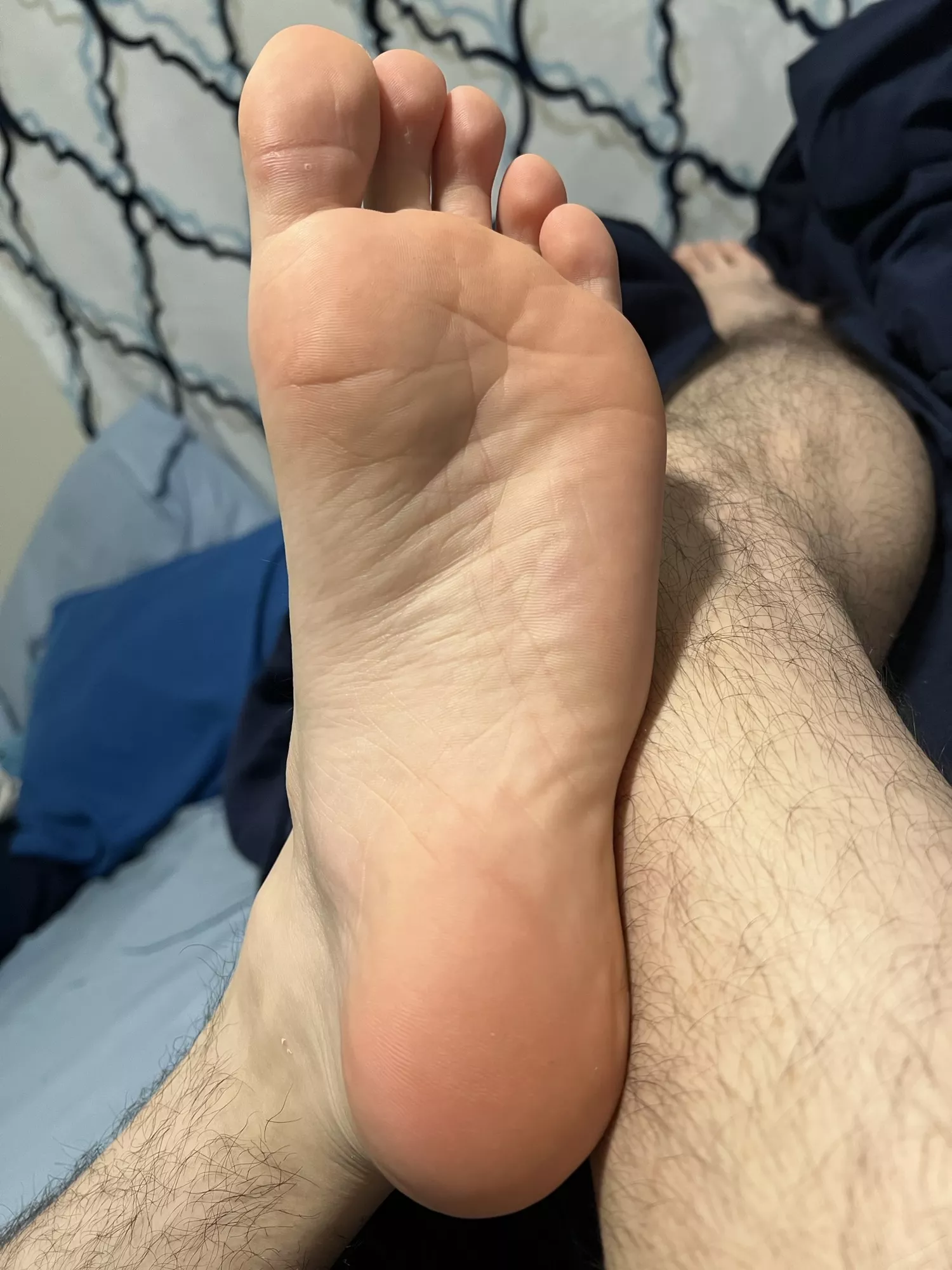 Craving some man feet again