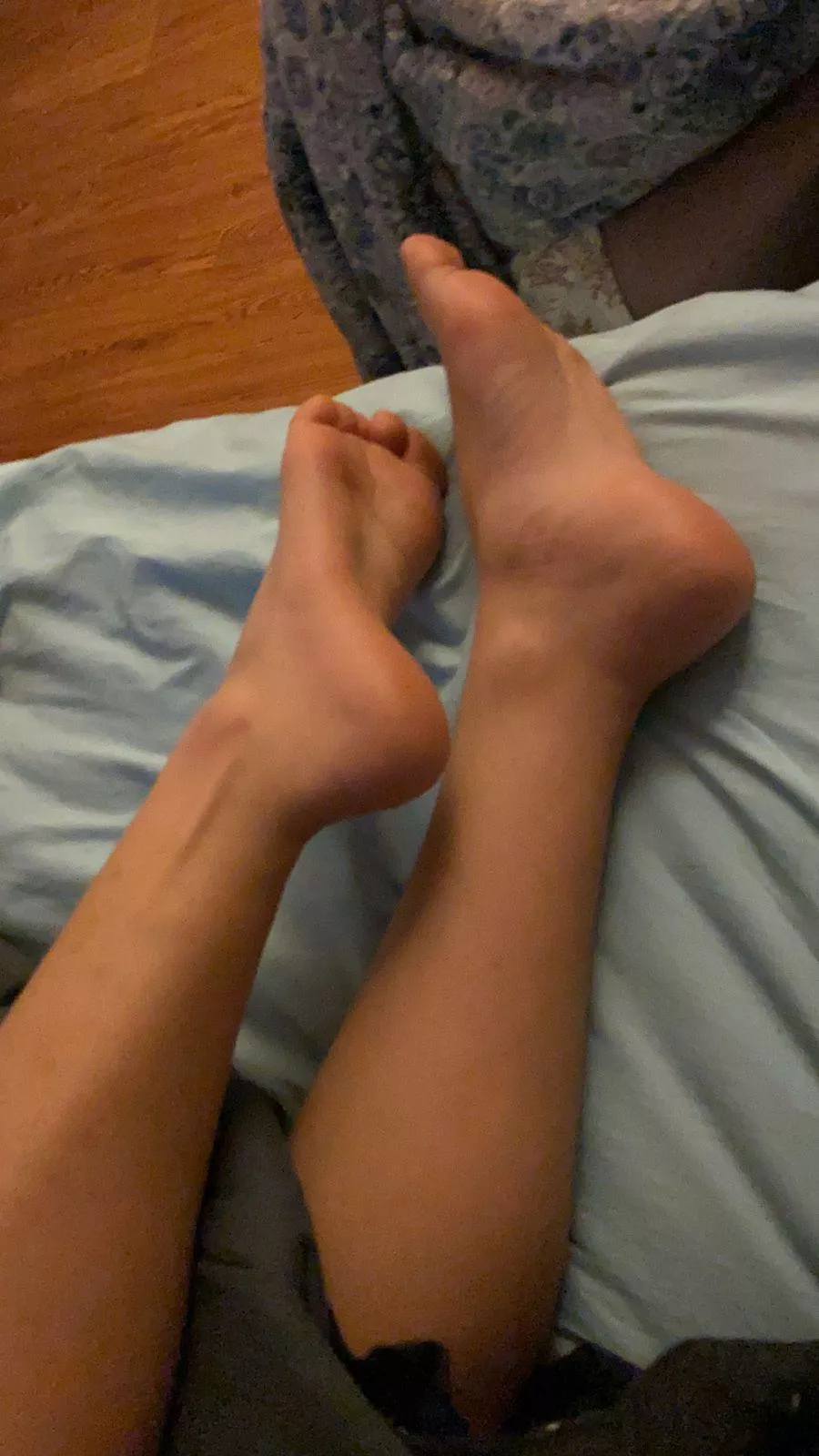 Cum for my feet ðŸ˜‡