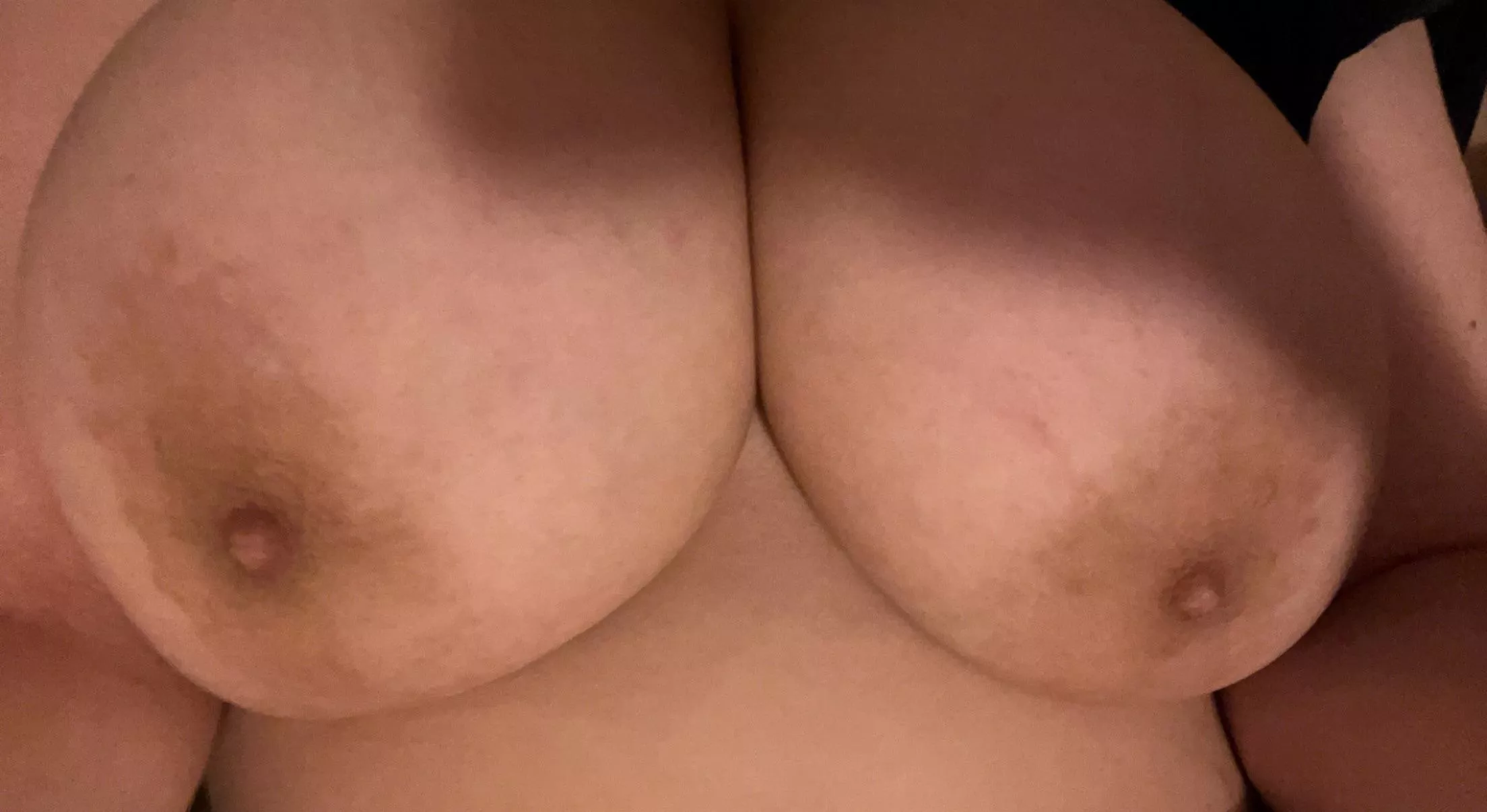 Cum suck my nipples tonight ðŸ˜œðŸ˜œðŸ˜œ