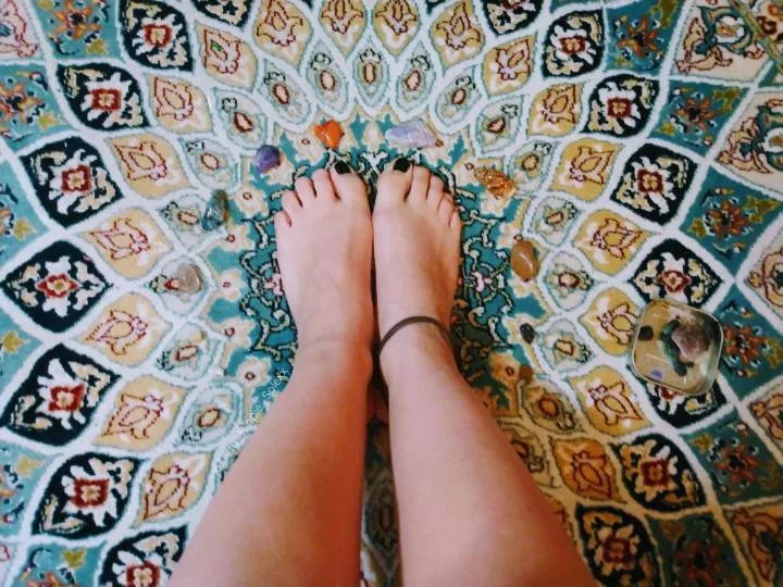 Cum worship my hippie feet