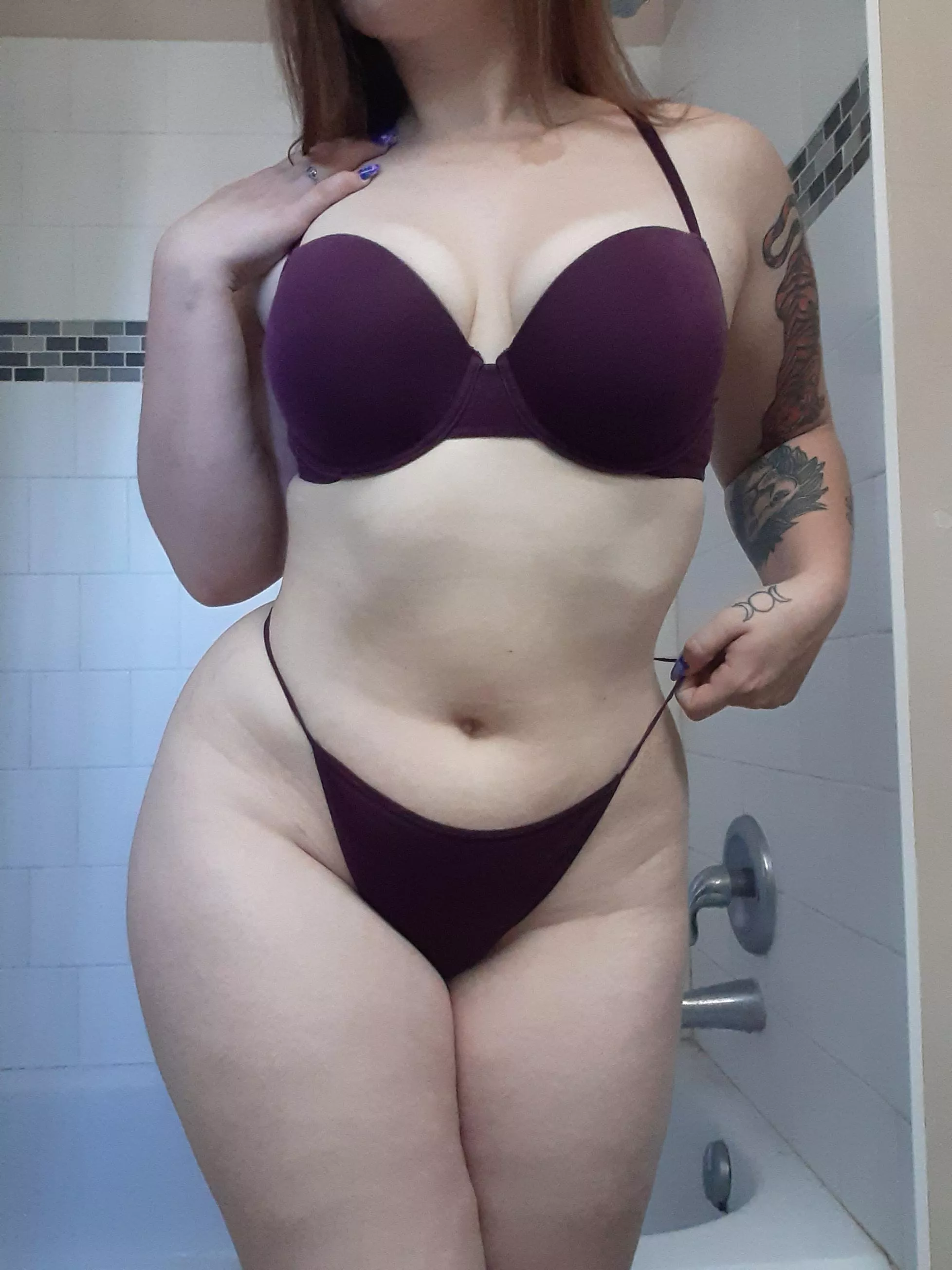 Cute Burgundy set 25[f]