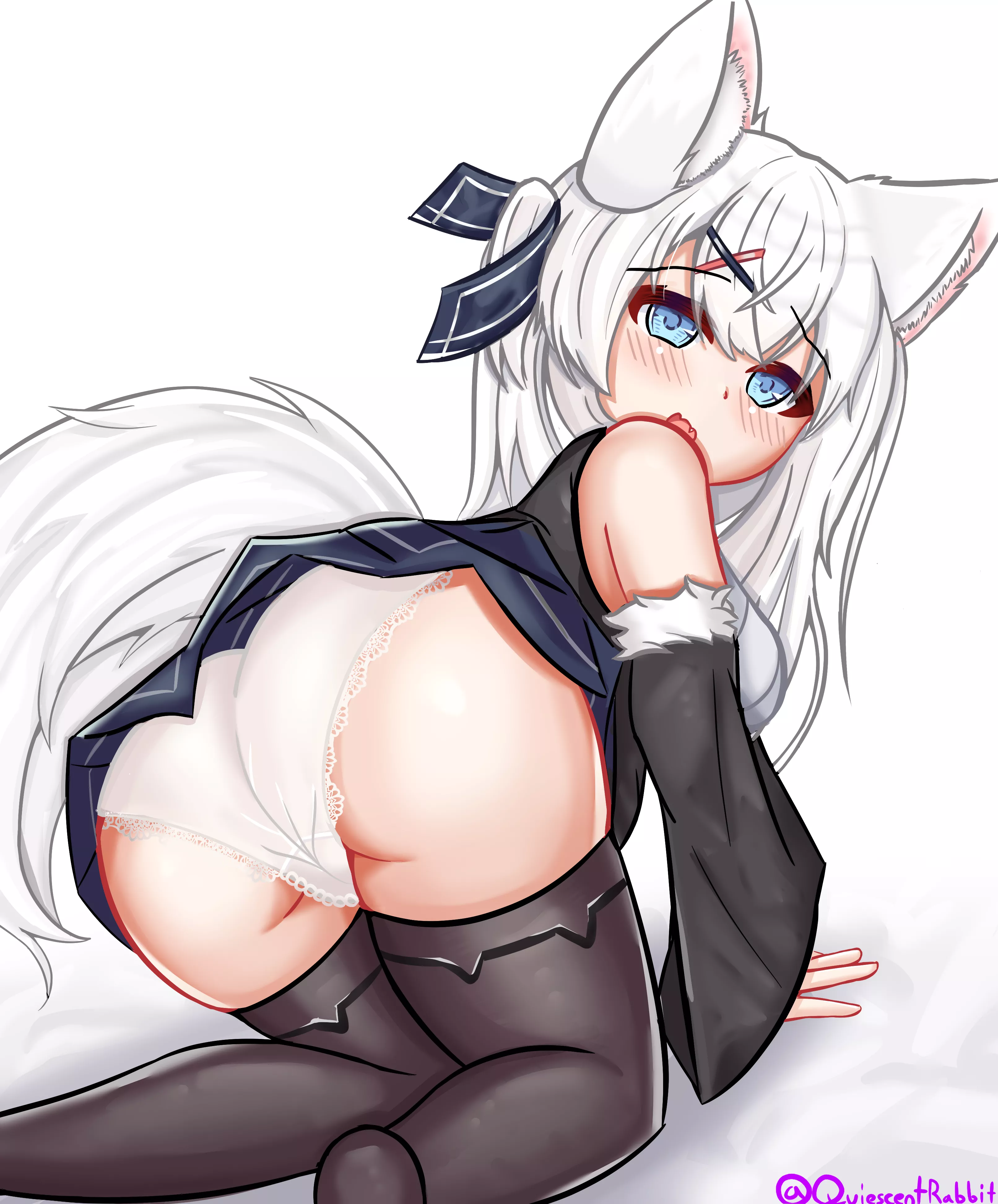 Cute foxgirl flaunts her butt~