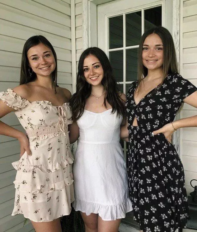 Cute Ladies in Dresses