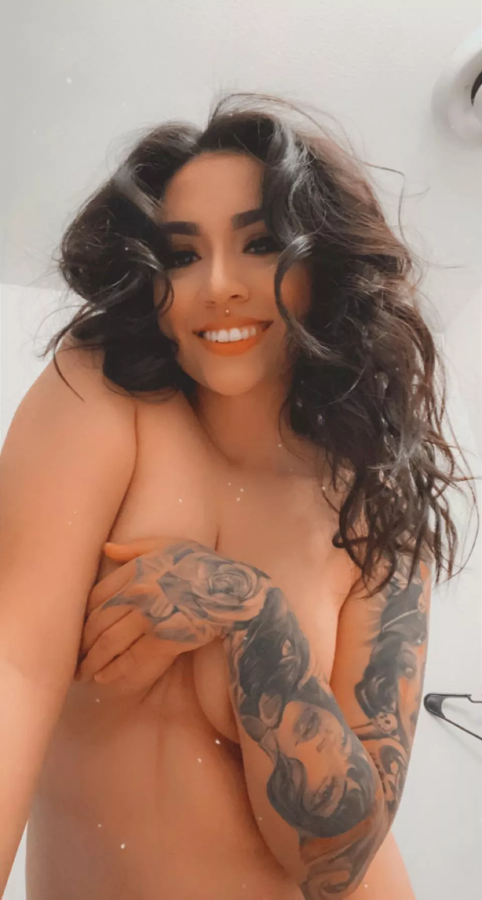 Cute Latina who wants to show off her body free account xsweetverox