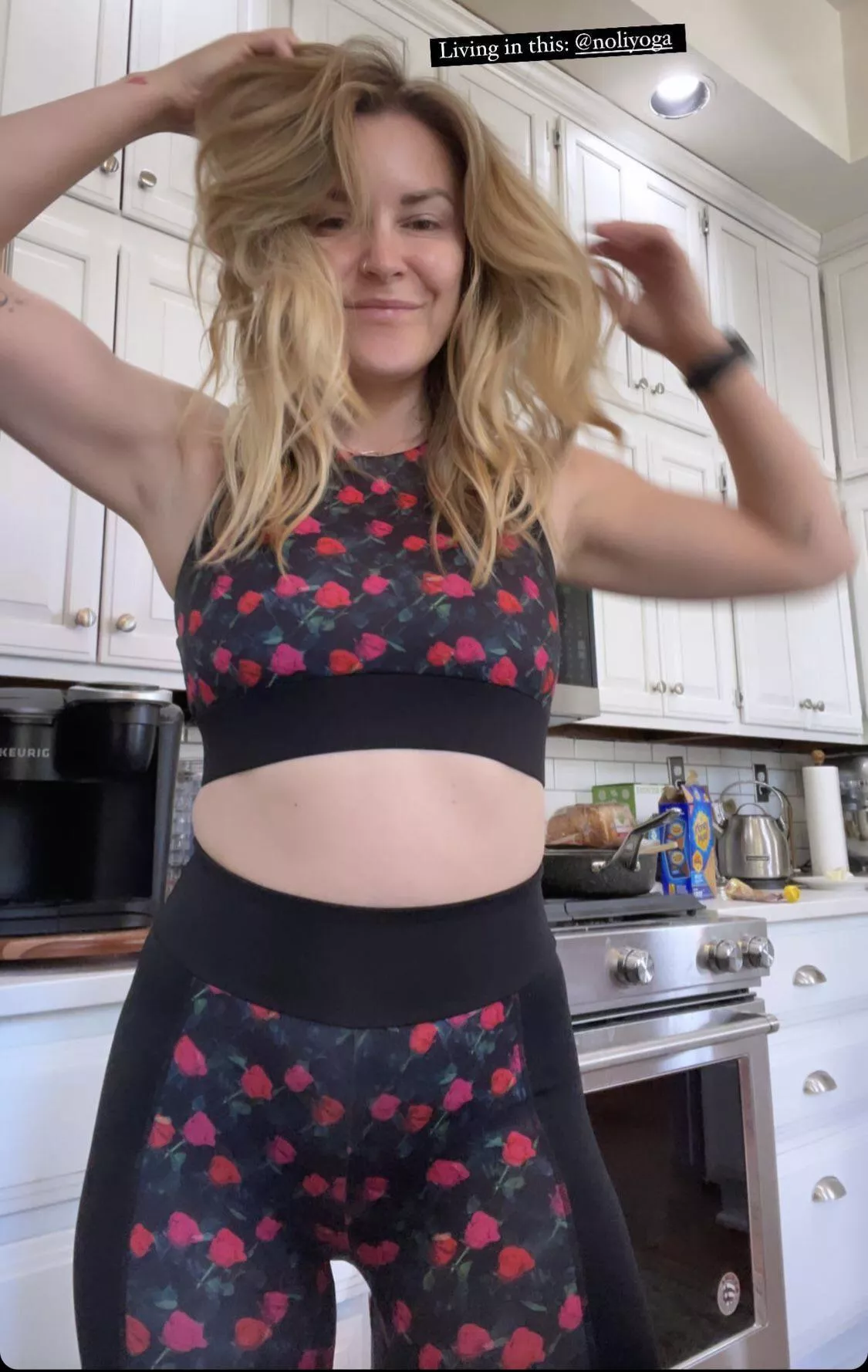 CUTE MILF RENEE