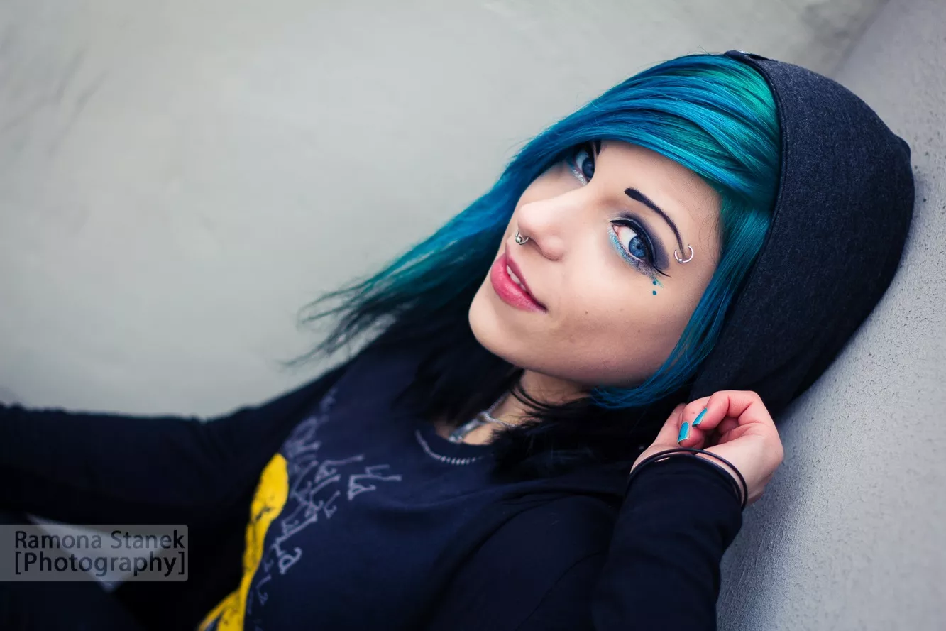 Cutie with blue hair under her hoodie