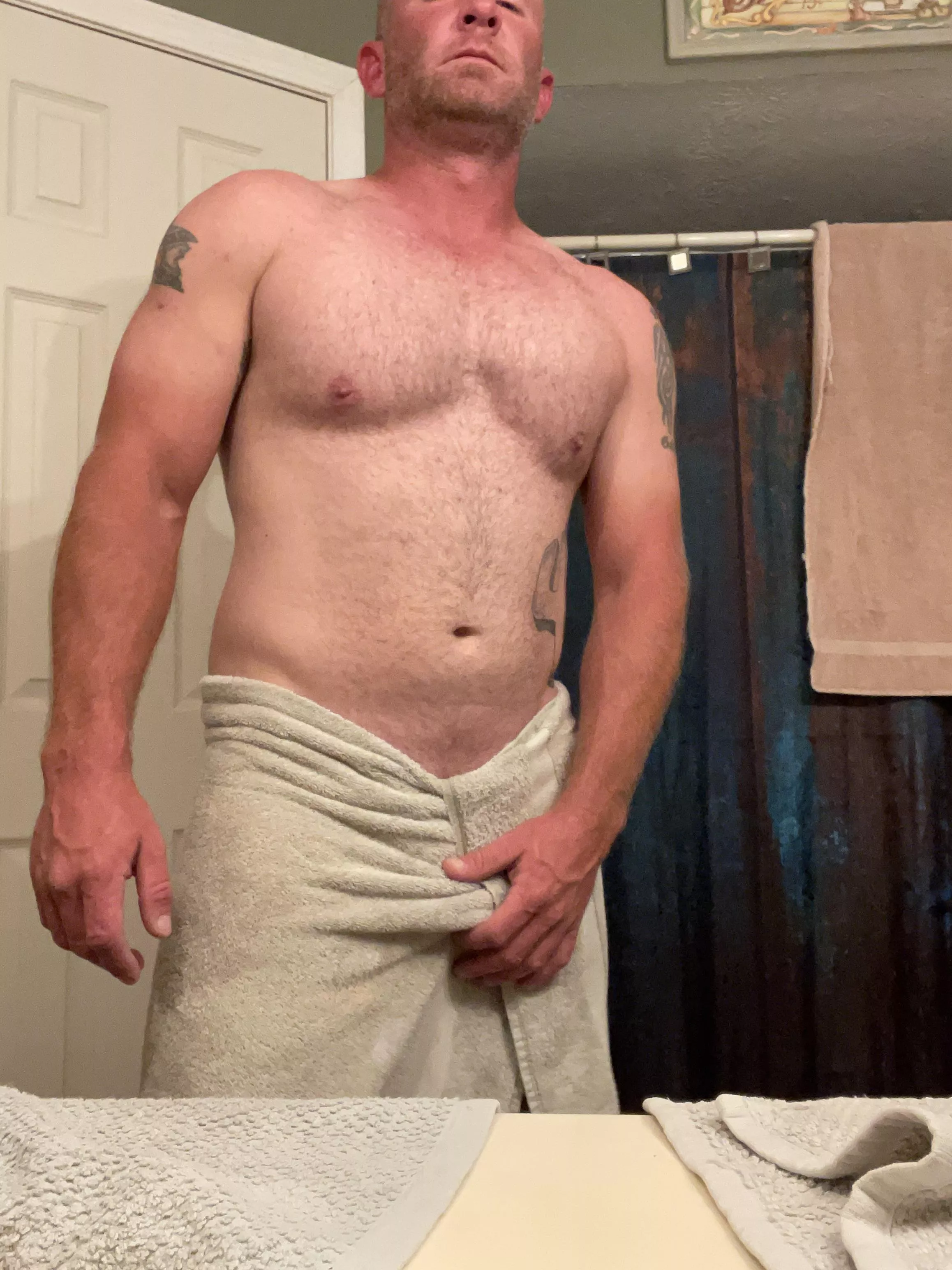 Dad [37] wondering where the wild ladies are this morning. Any wild moms feeling frisky this morning?