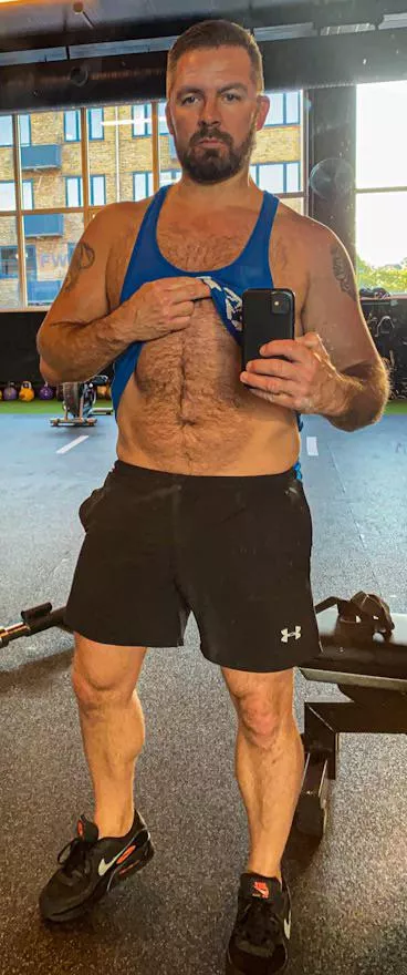 Dadbod check.. yup, still there