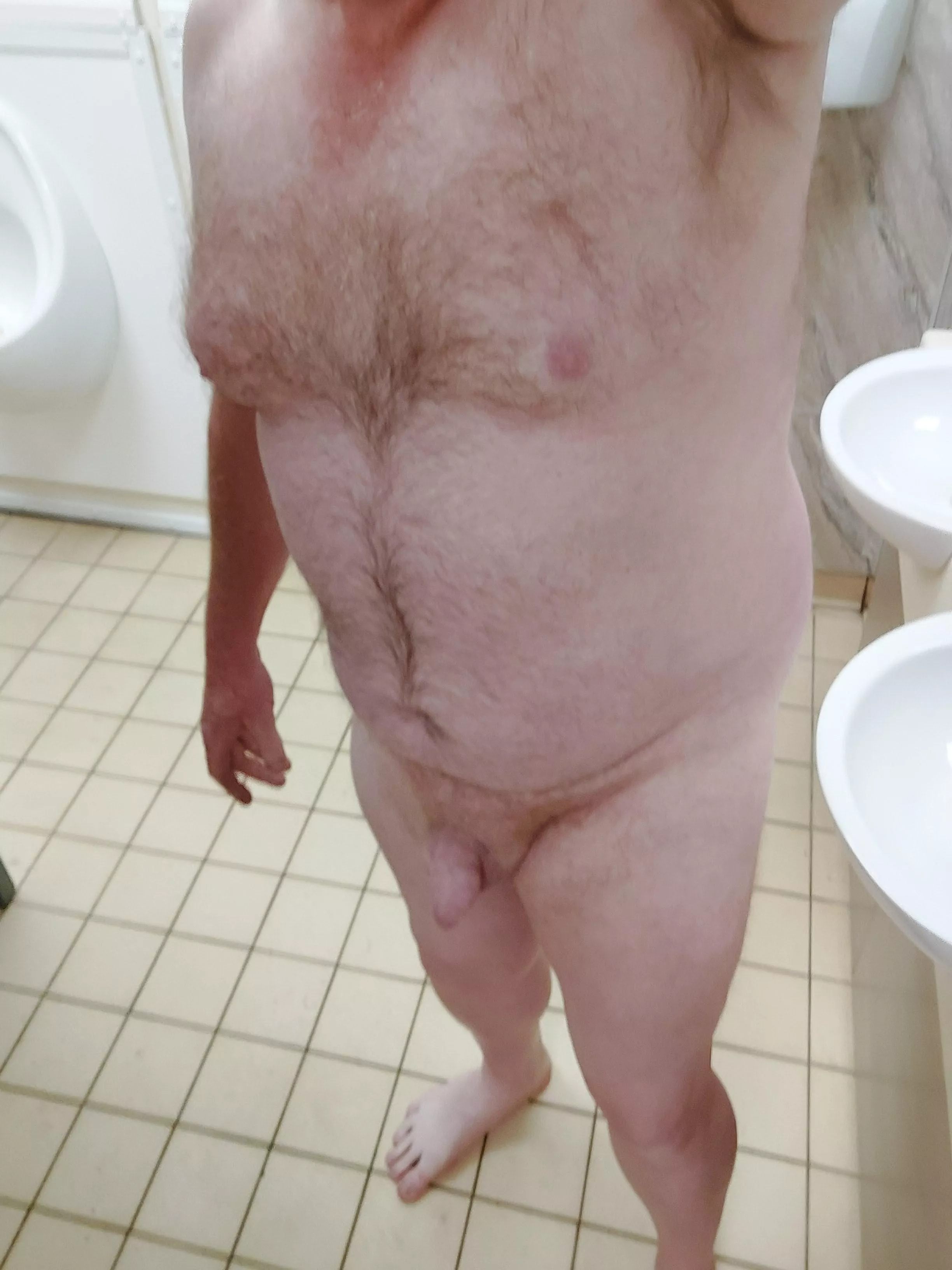 DadBod in public toilet, nearly got caught doing this