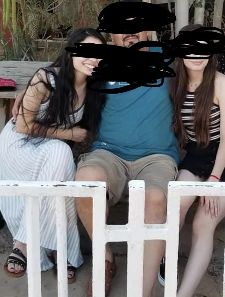 Daddy daughter love fun :) dad 50m, daughters 22f and 25f ;)