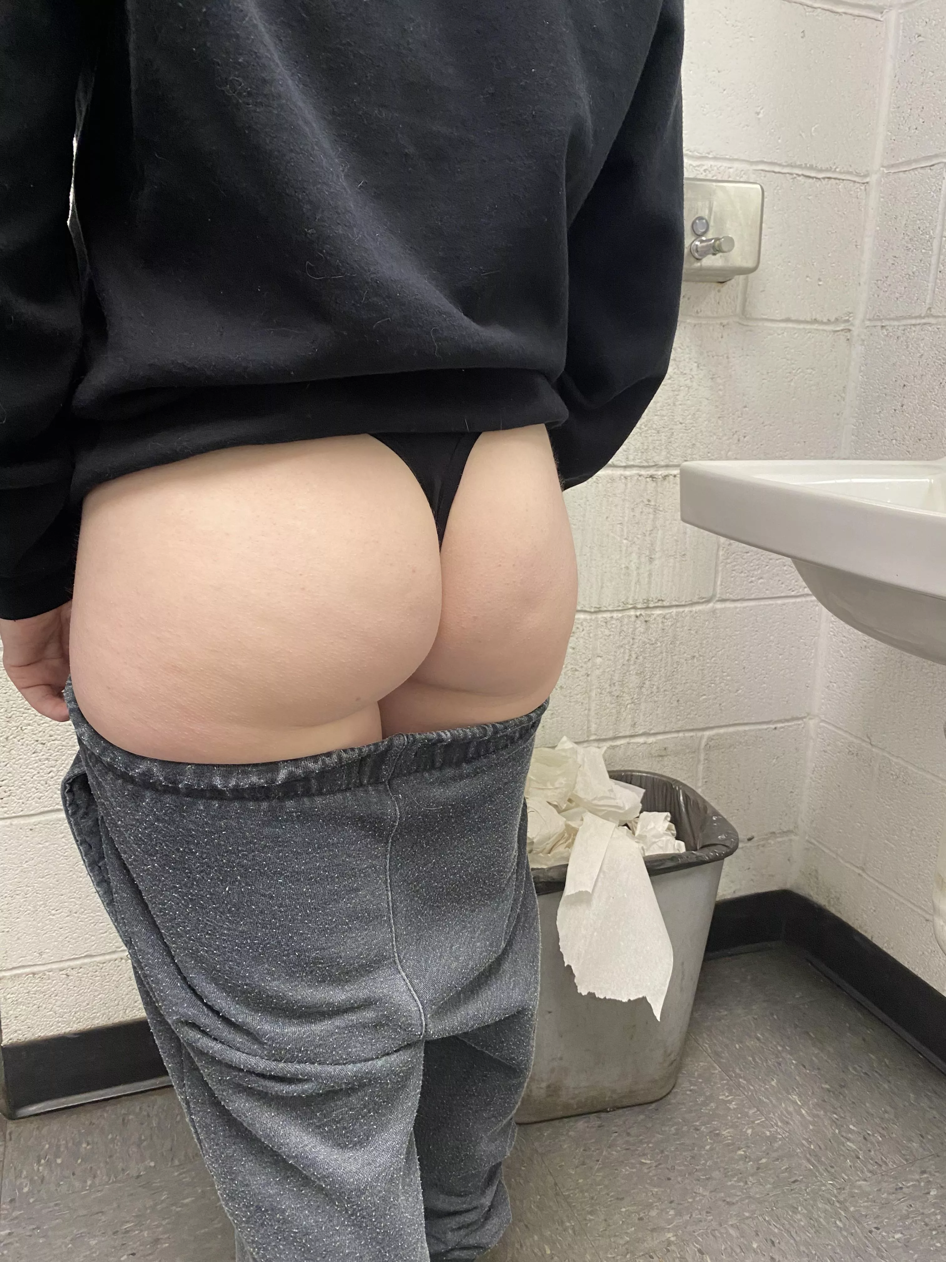 Decided to show off my ass in the public restroom ðŸ˜‰