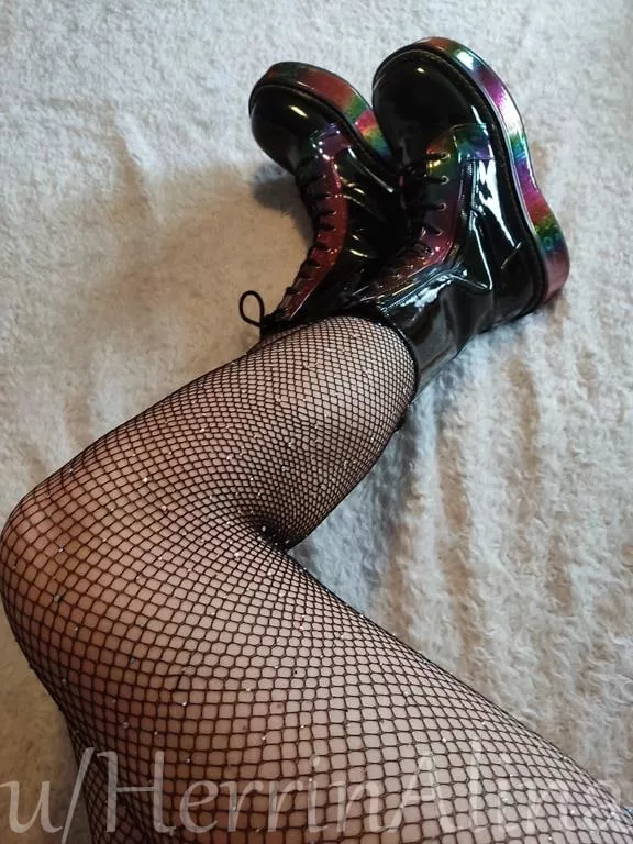 demonia rainbow boots and fishnets!