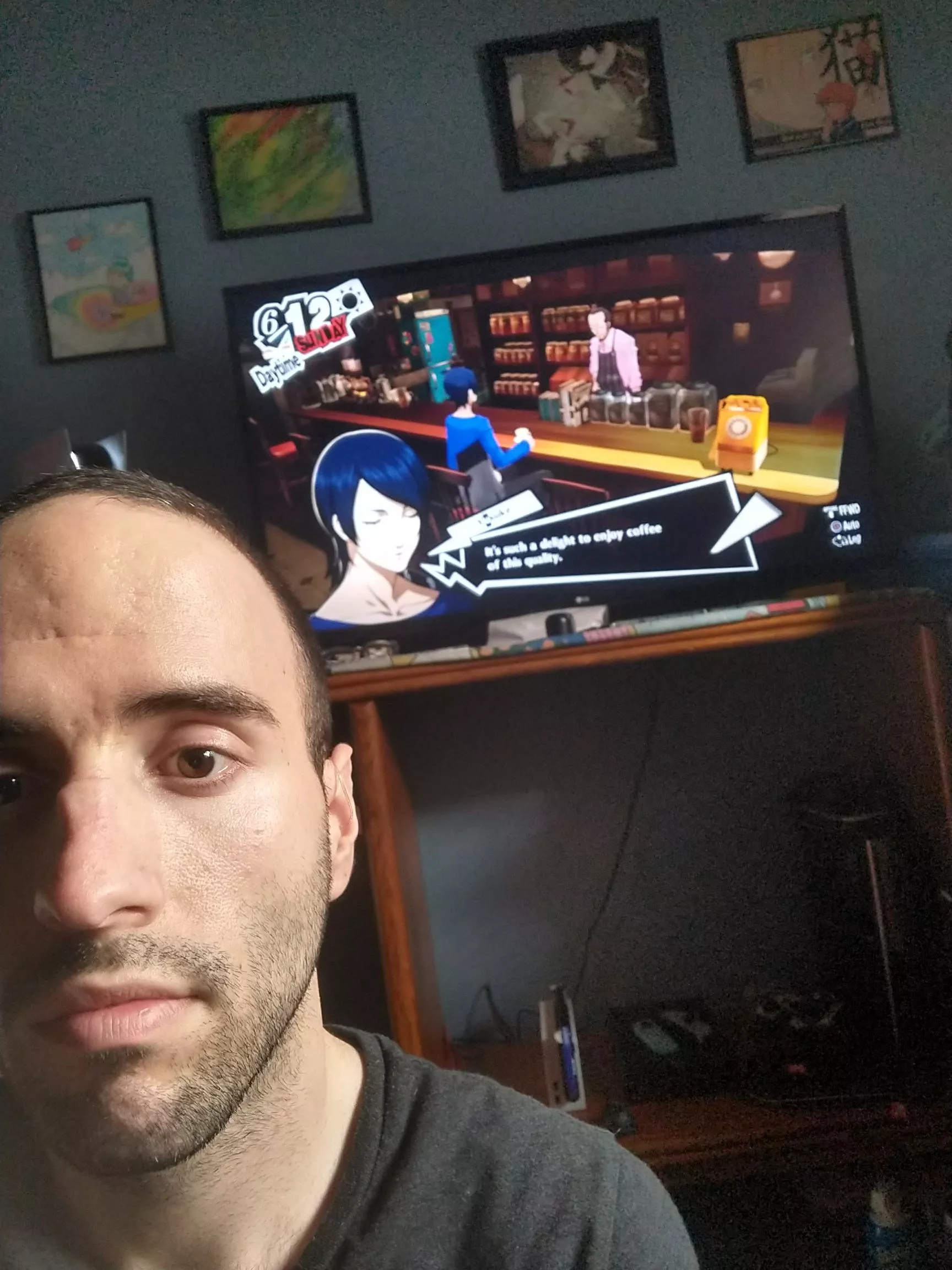 Despite my statue face, I'm addicted again with P5R