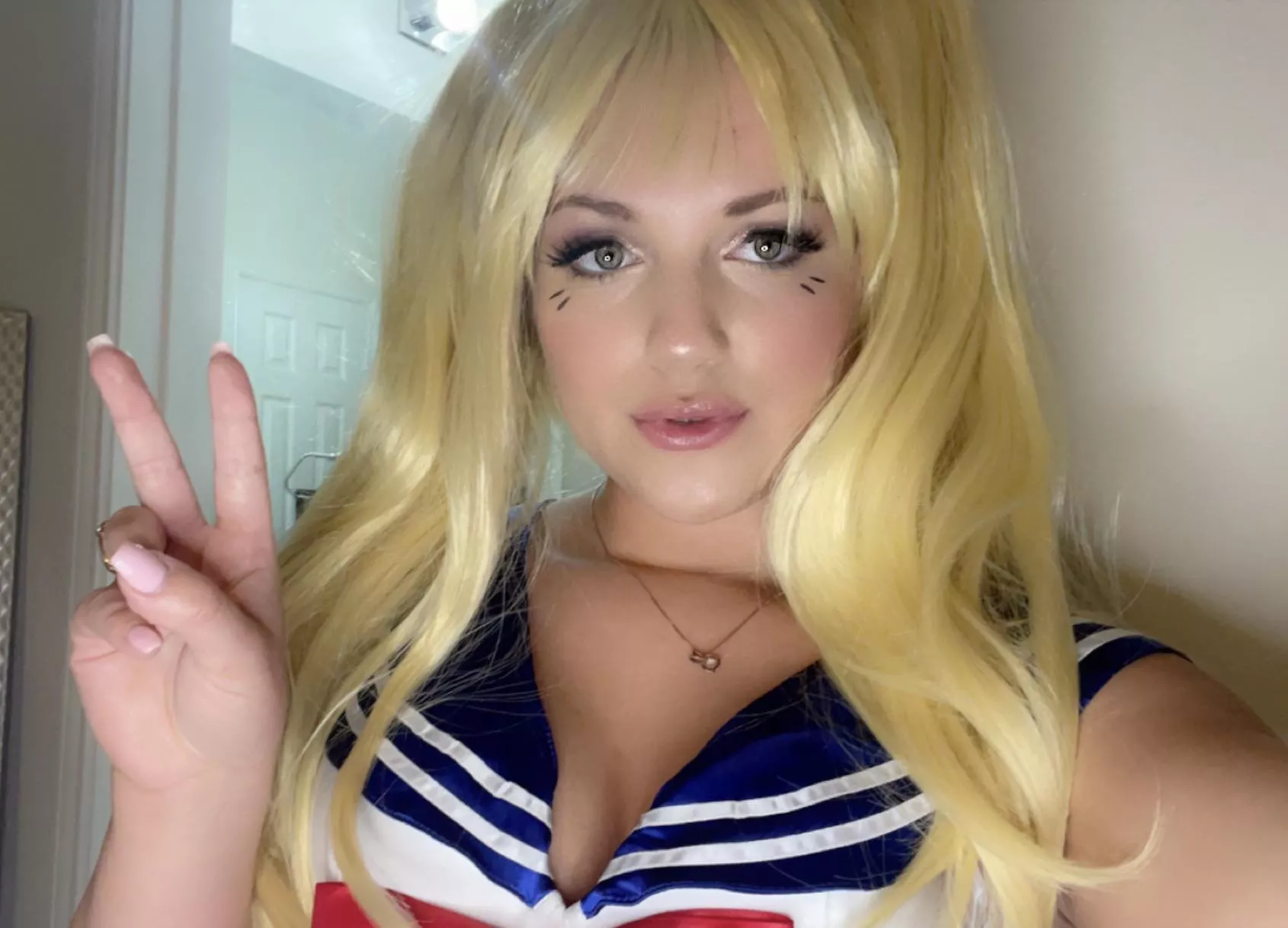 Did you have a crush on Sailor moon? I have the kinkiest content below😘😘