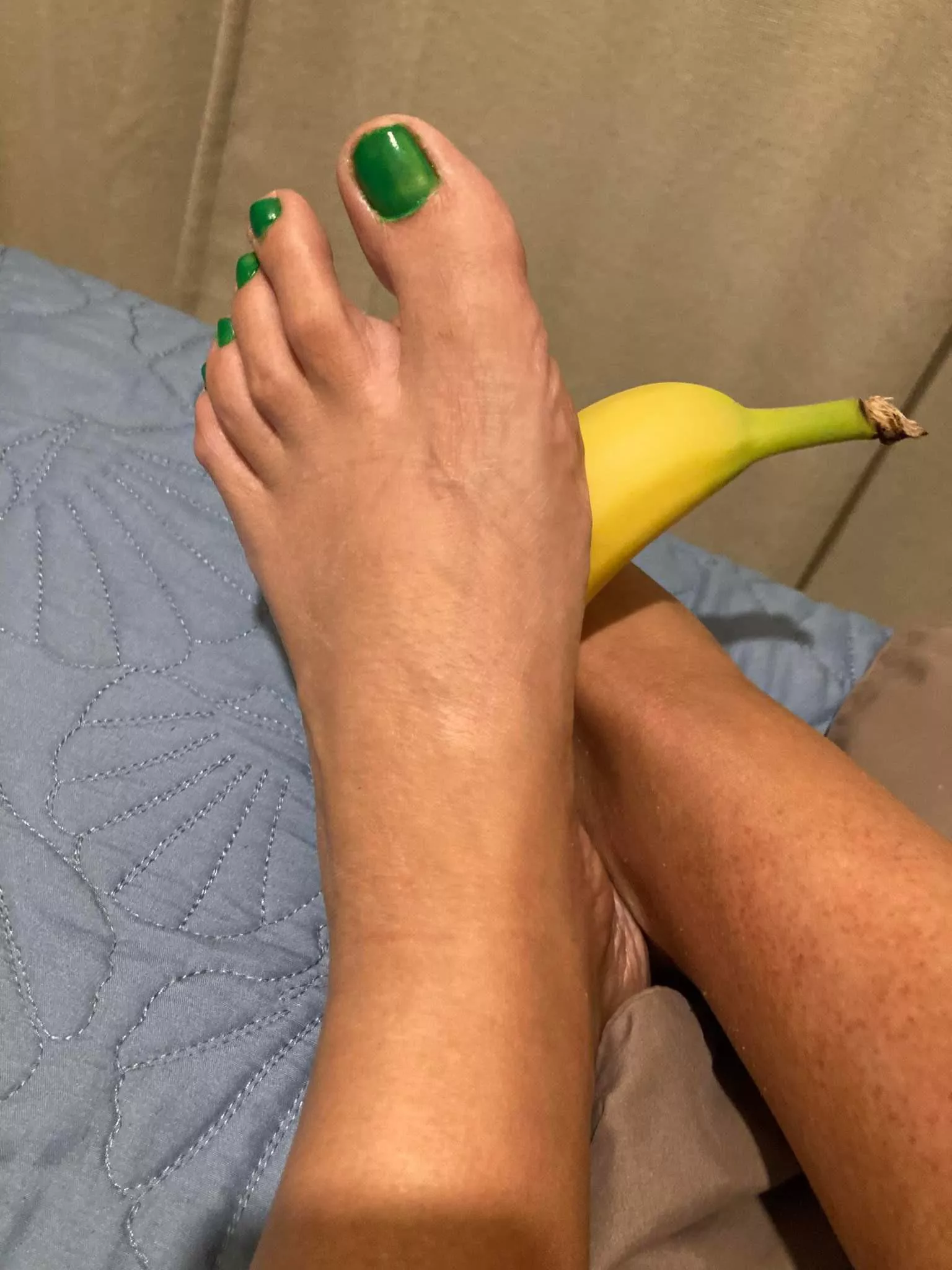 DM me ask about my onlyfans I bet it’s free 😏(feet pics only🙈🦶🏼)