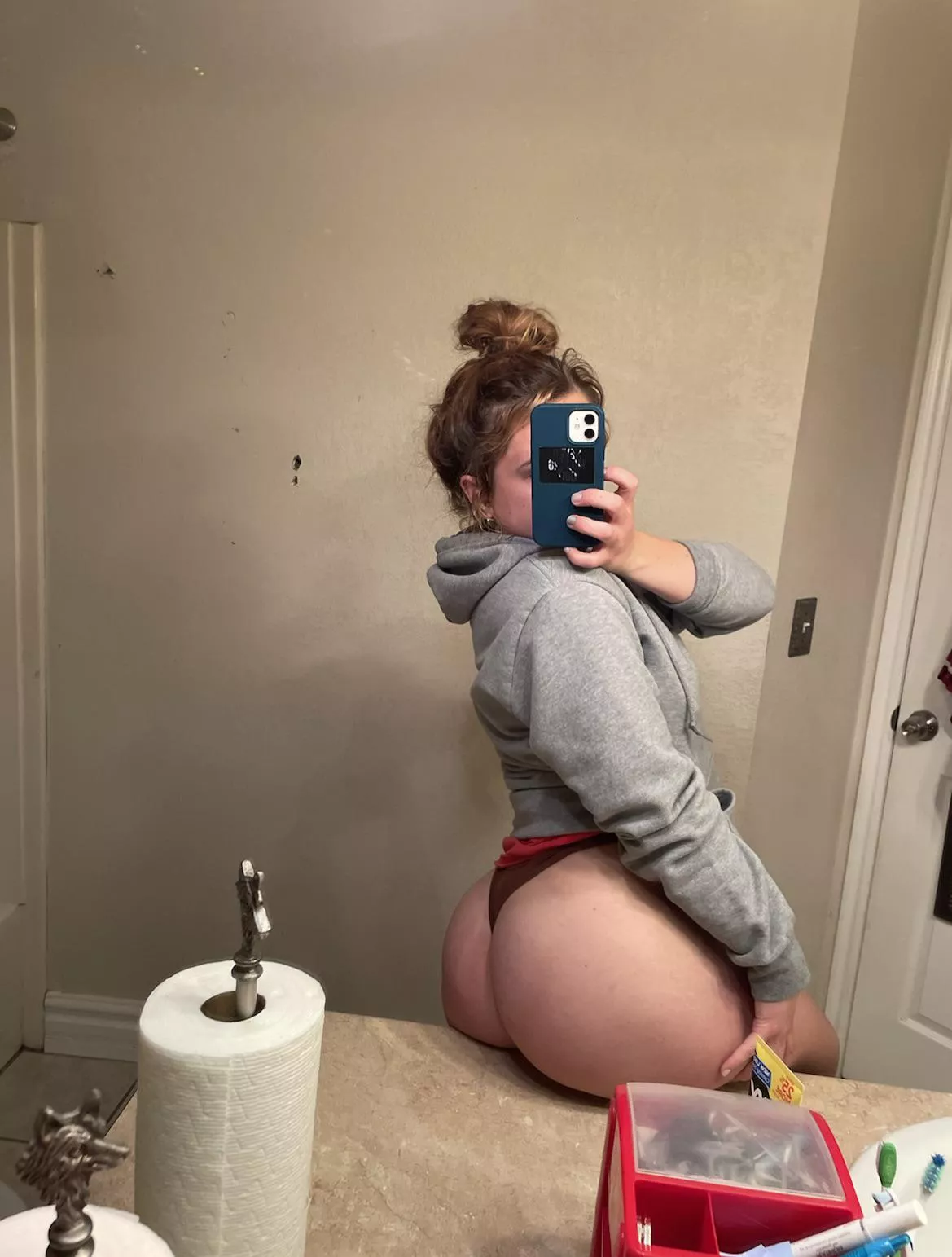 Dm me for more of my girls fat ass