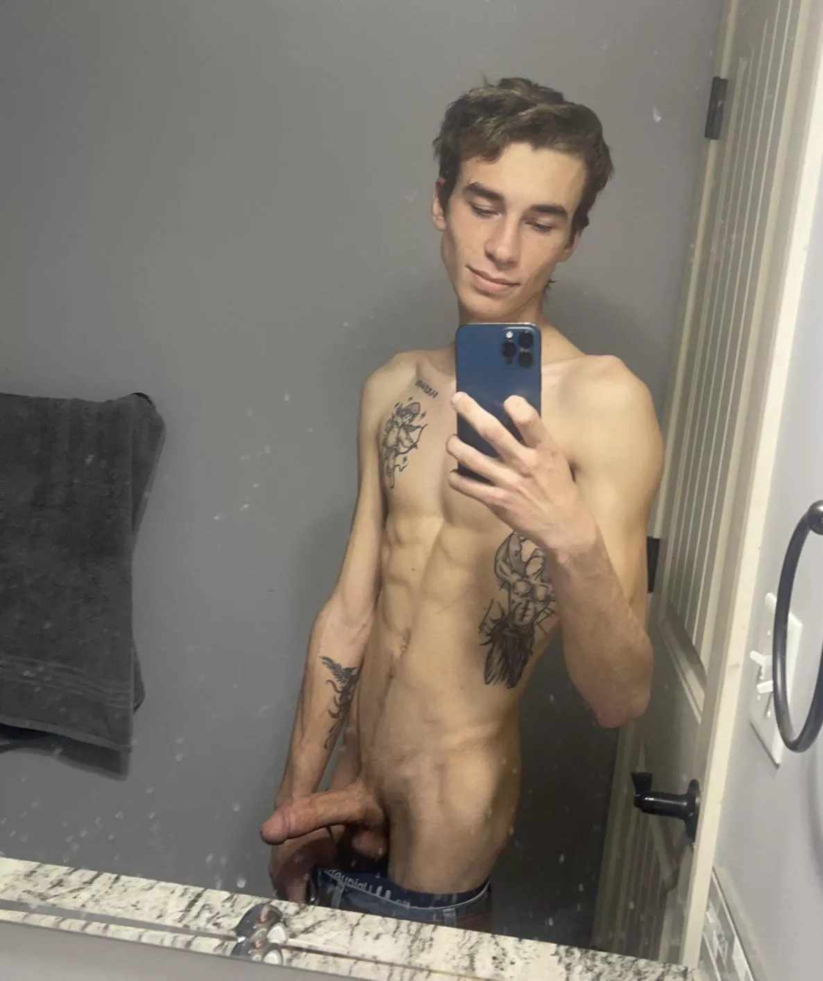 Do I have a nice tone body?? [21]