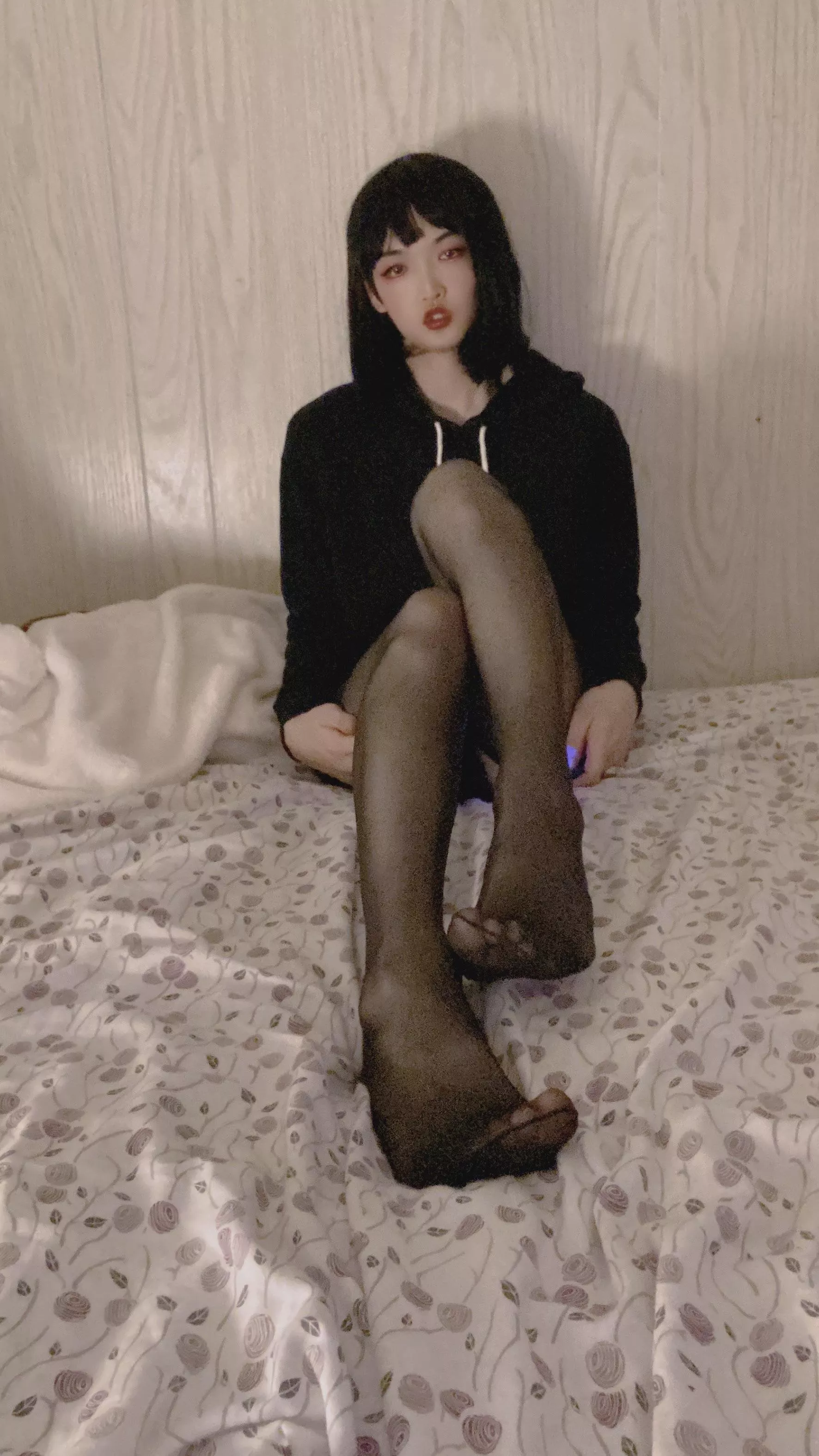 Do I look cute in nylons?