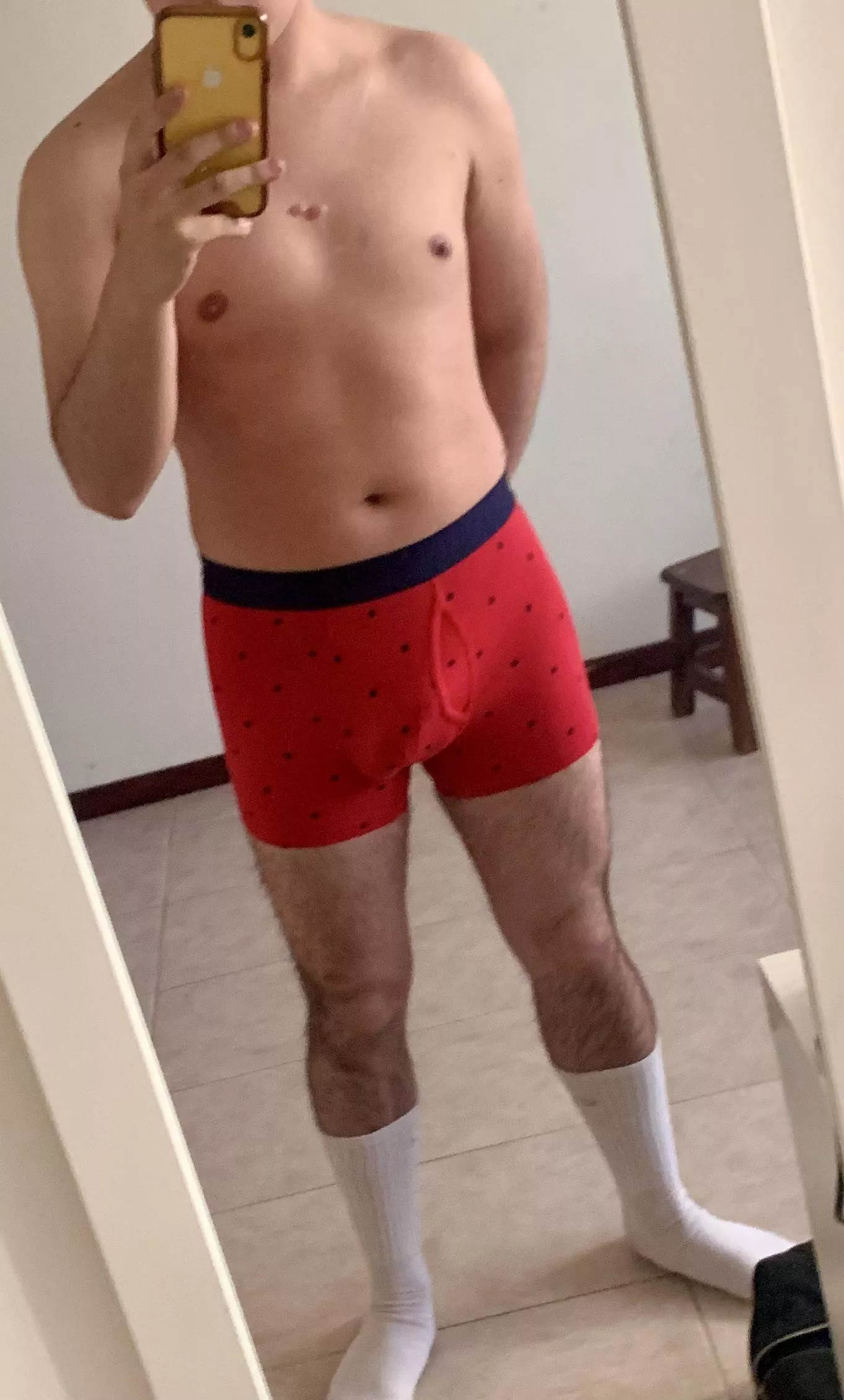 Do I look good in red? Lemme know in the comments, hmu for more ðŸ˜‰