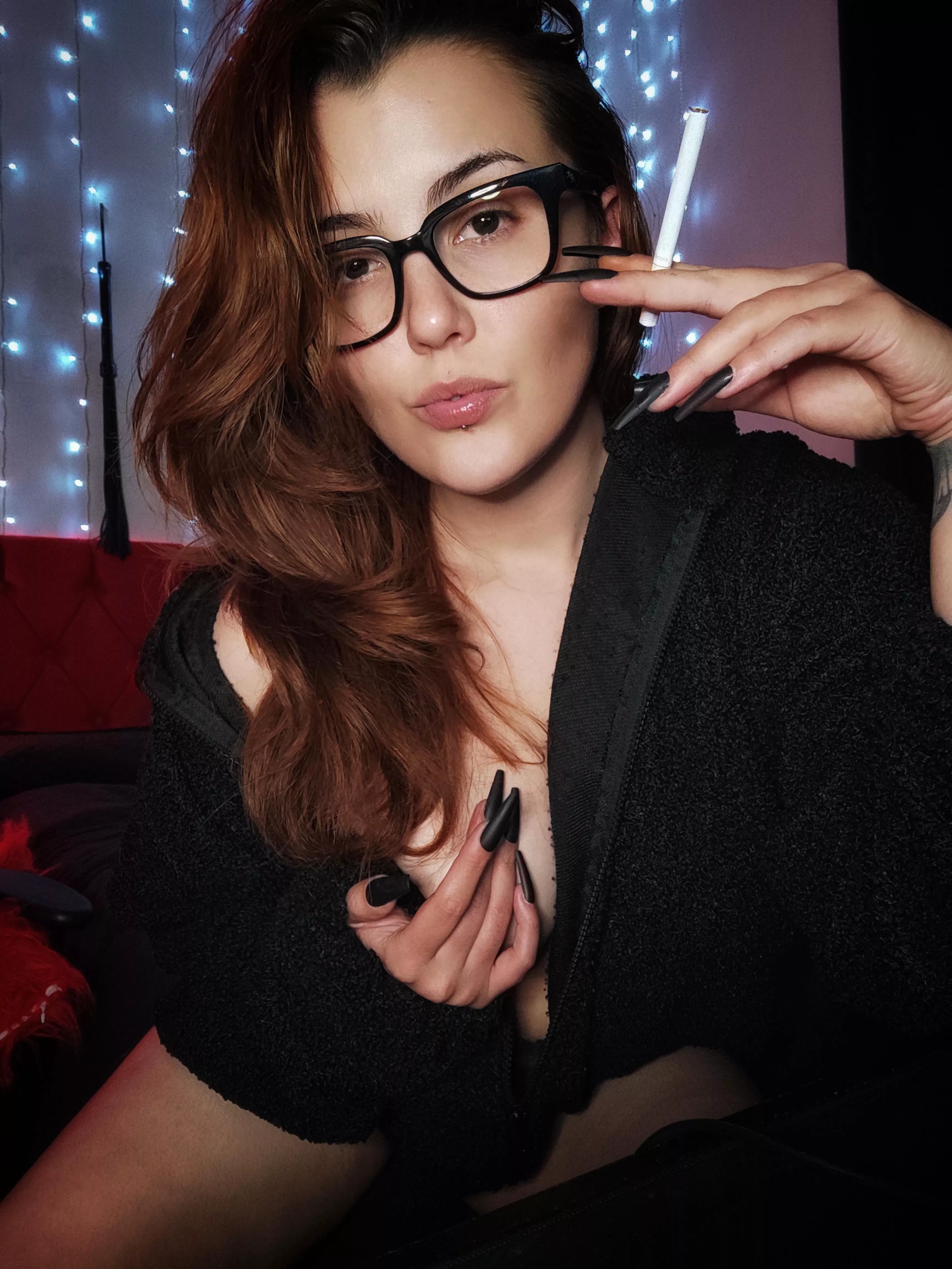 Do I look sexy when I smoke? 🔥