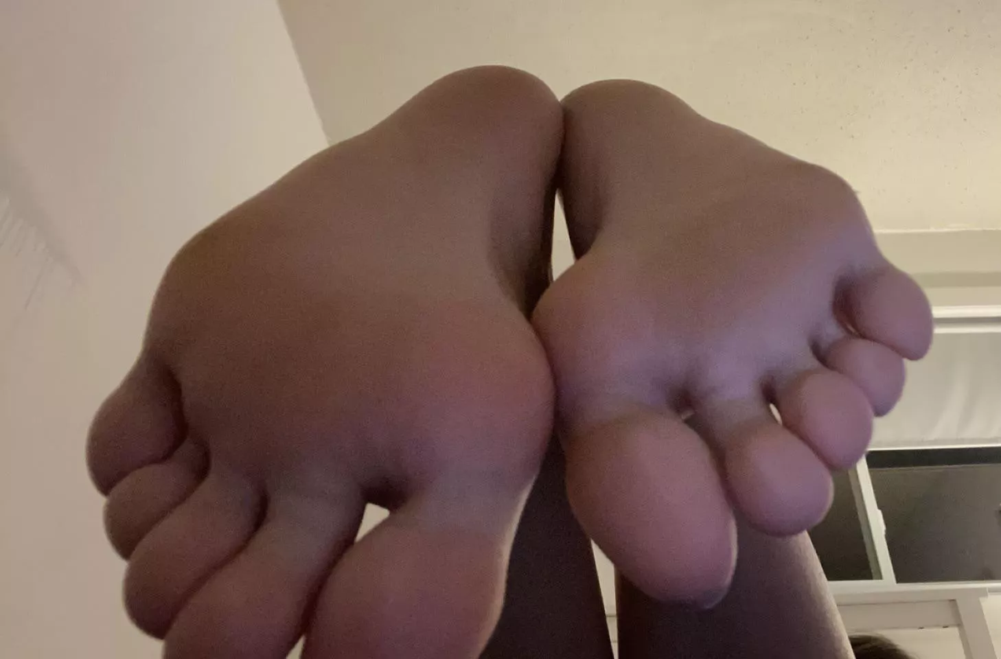 Do u think my feet are cute?