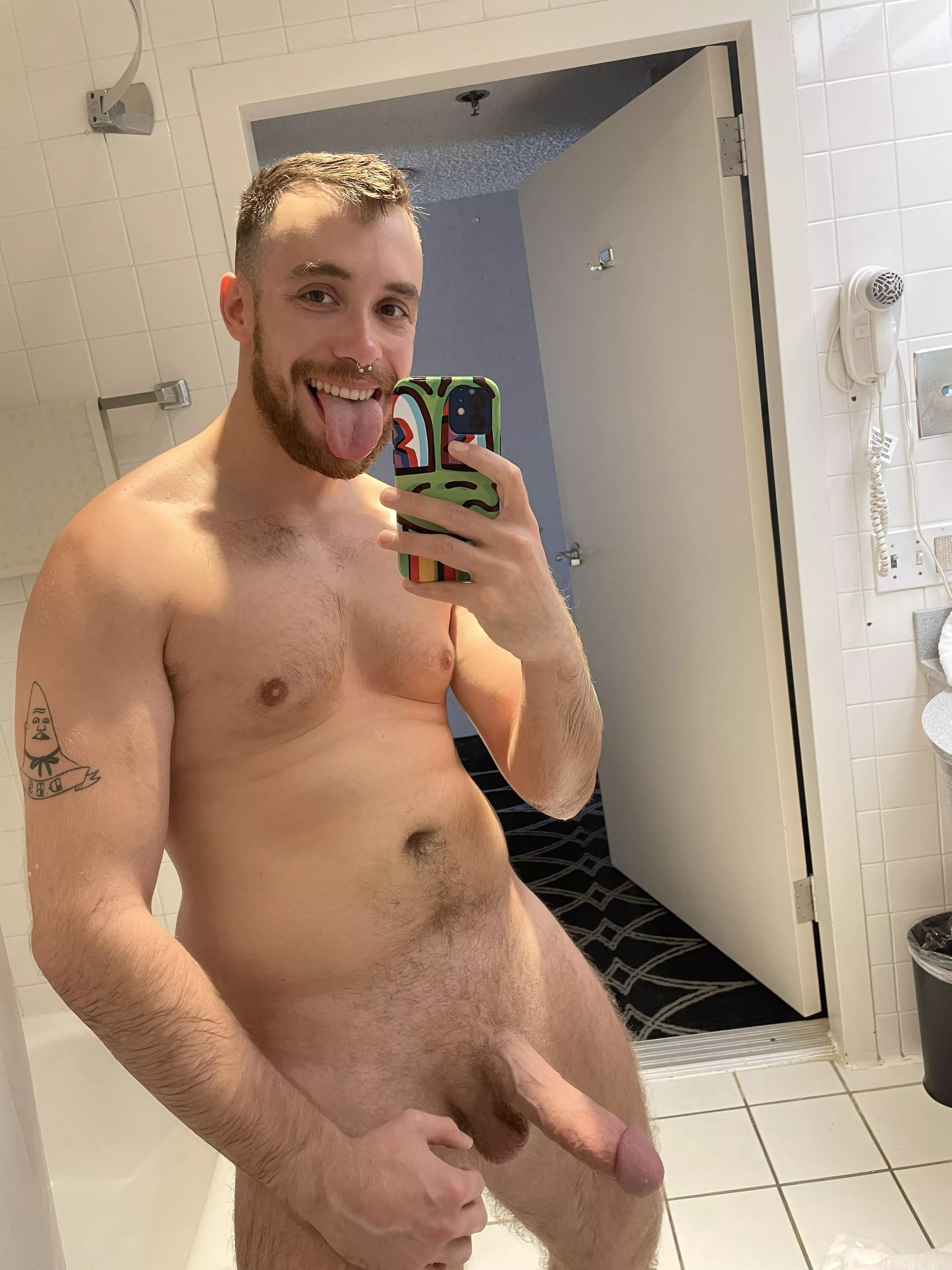 Do we like dad bods and big dicks here? 😝😝😝