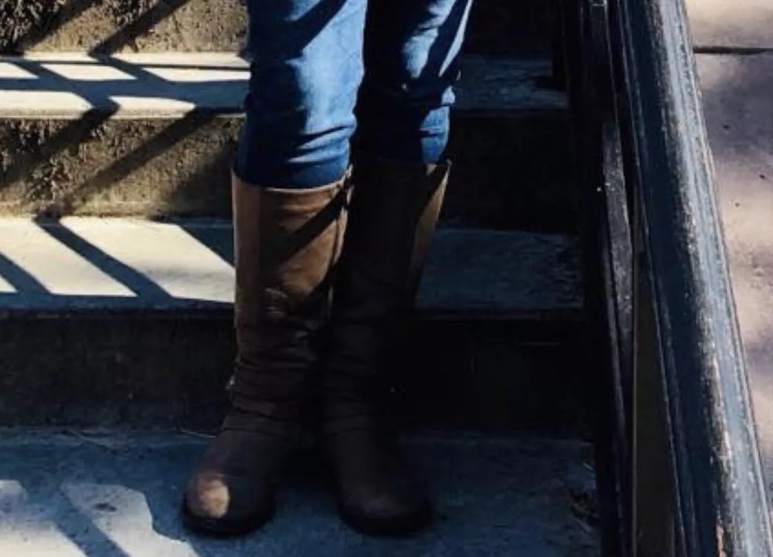 Do y’all know where can I find boots like this? Thank you!