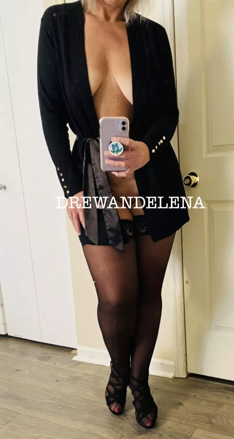 Do you approve of my Friday nite outfit ? 47F