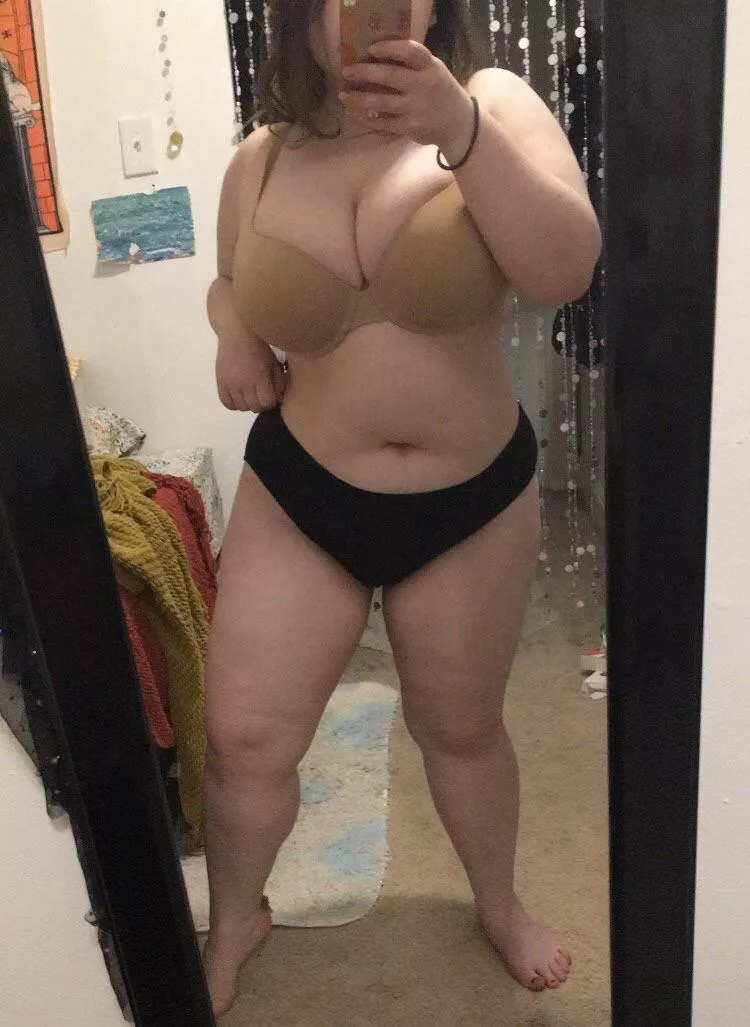 Do you like 4â€™11 thick girls?