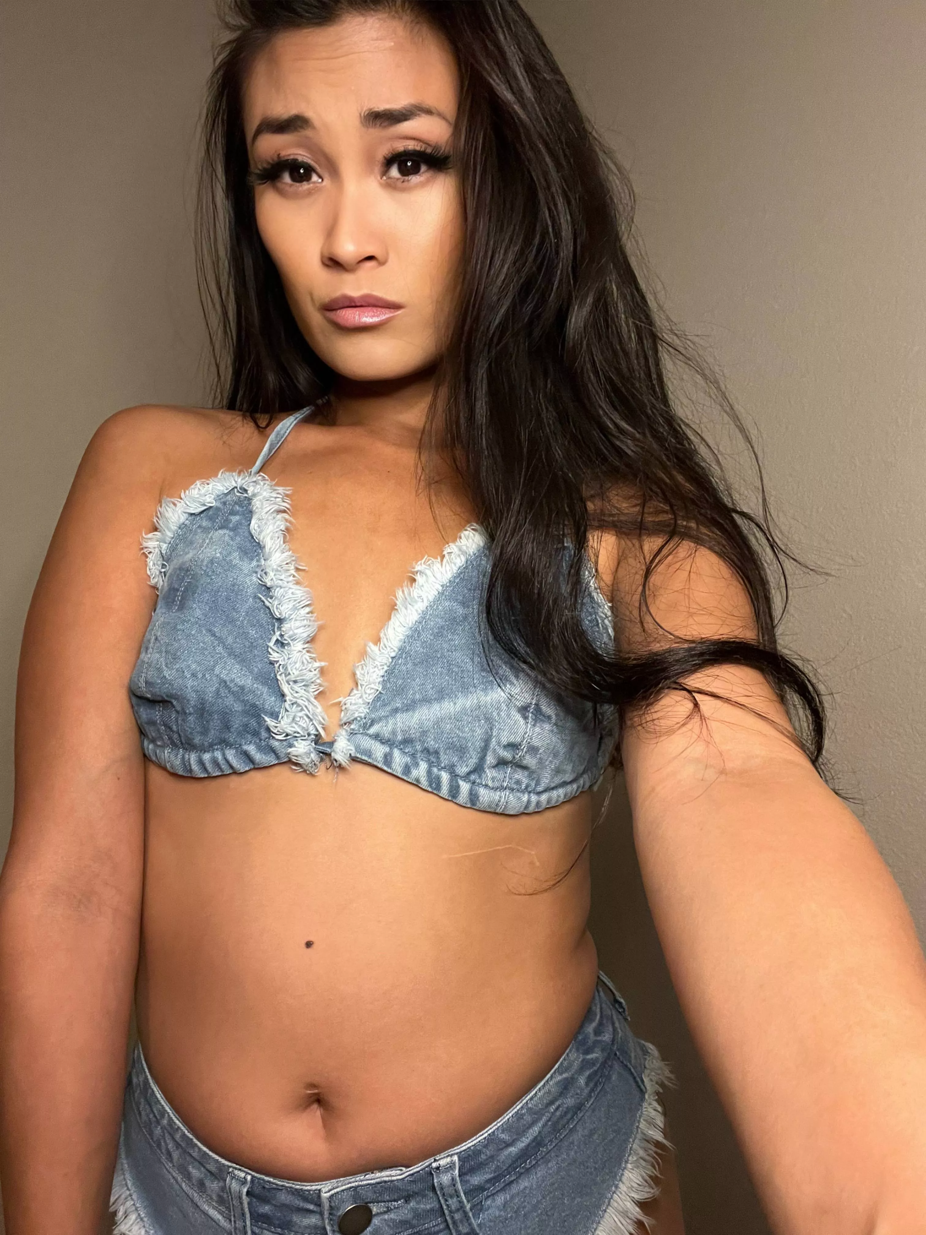 Do you like gorgeous and naughty Asian girl like me? ðŸ¥°