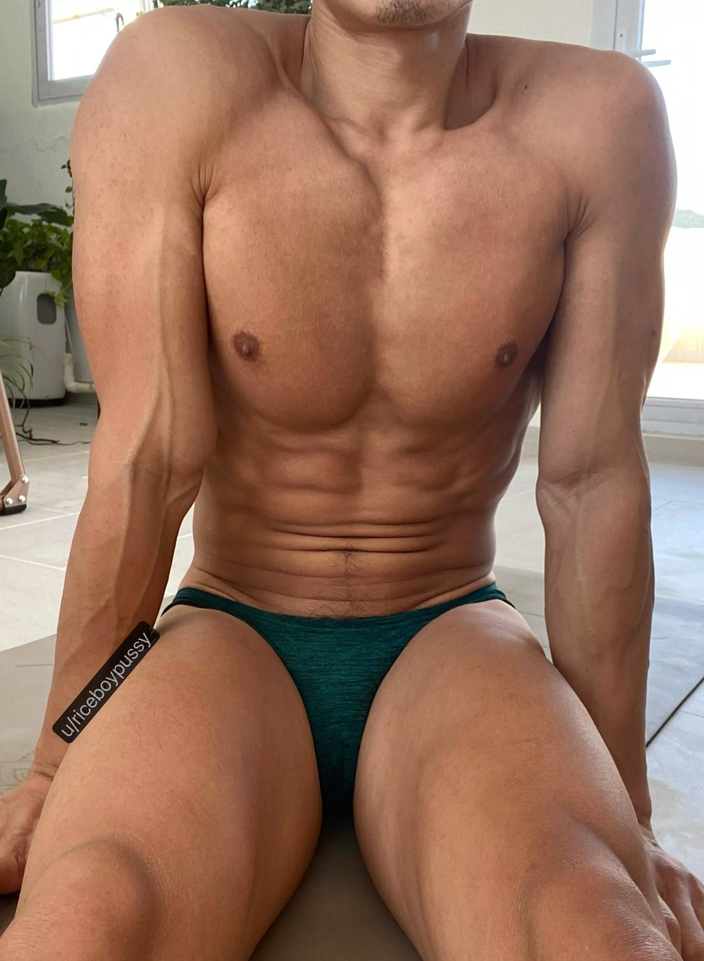 Do you like my emerald speedo?