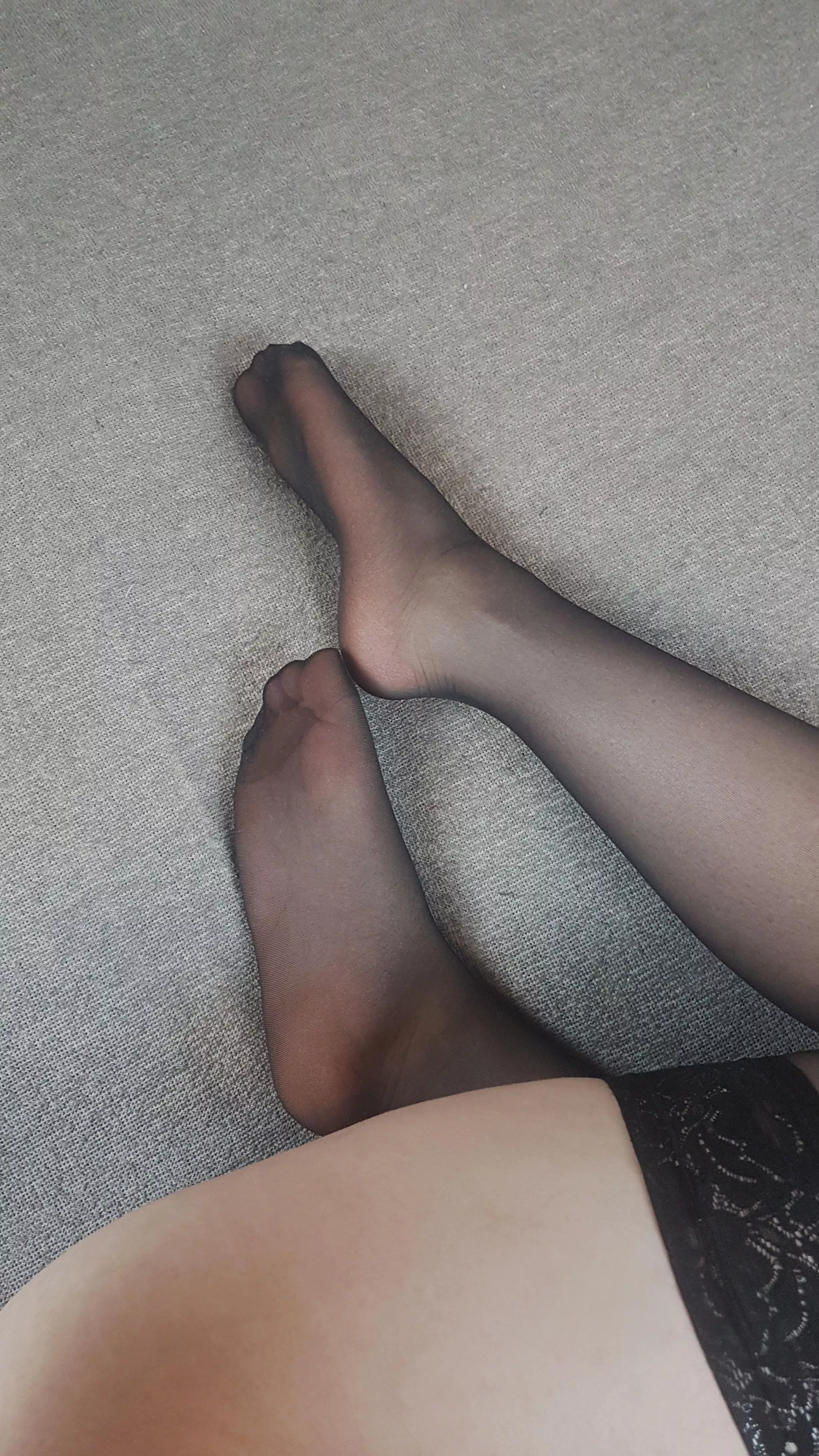 do you like my feet hidden in nylons? ðŸ–¤