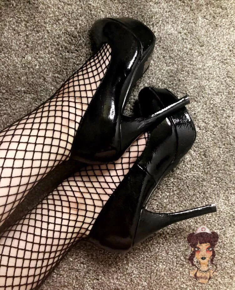 do you like my fishnets?