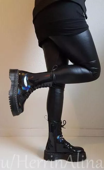 do you like my leather leggings? ðŸ¥°