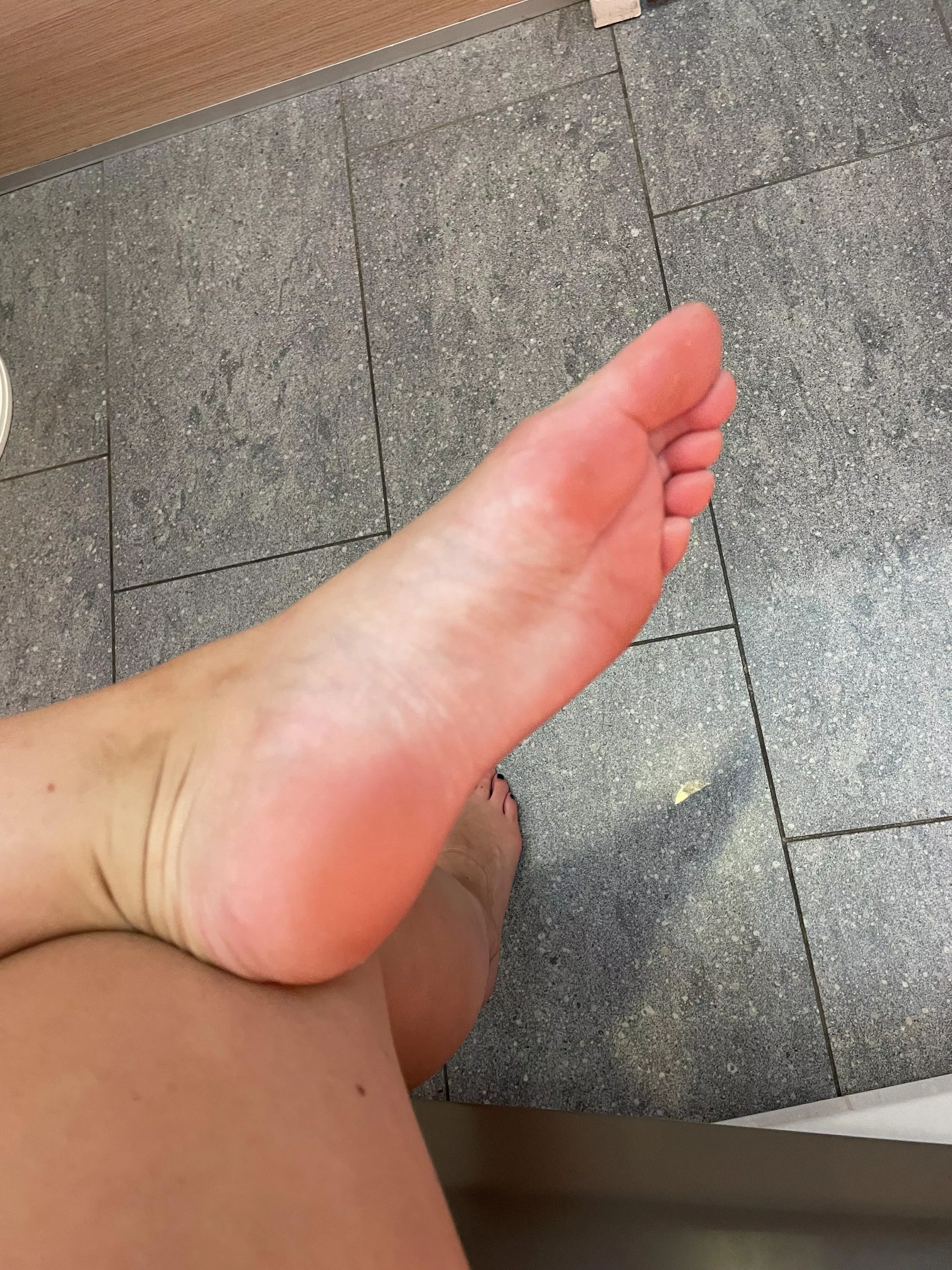 Do you like my sweaty soles? Just finished my workout 💦